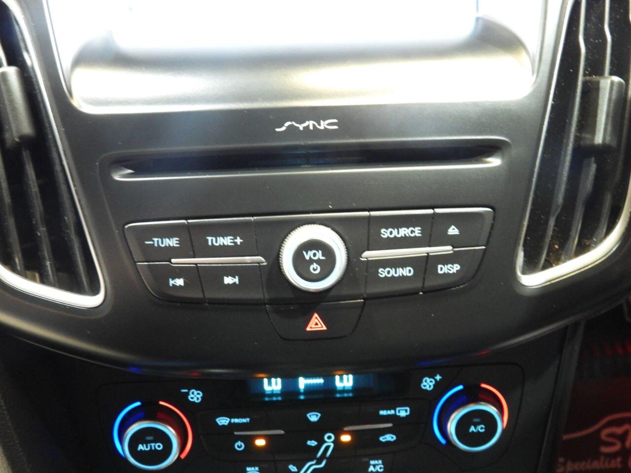 Ford Focus view 49
