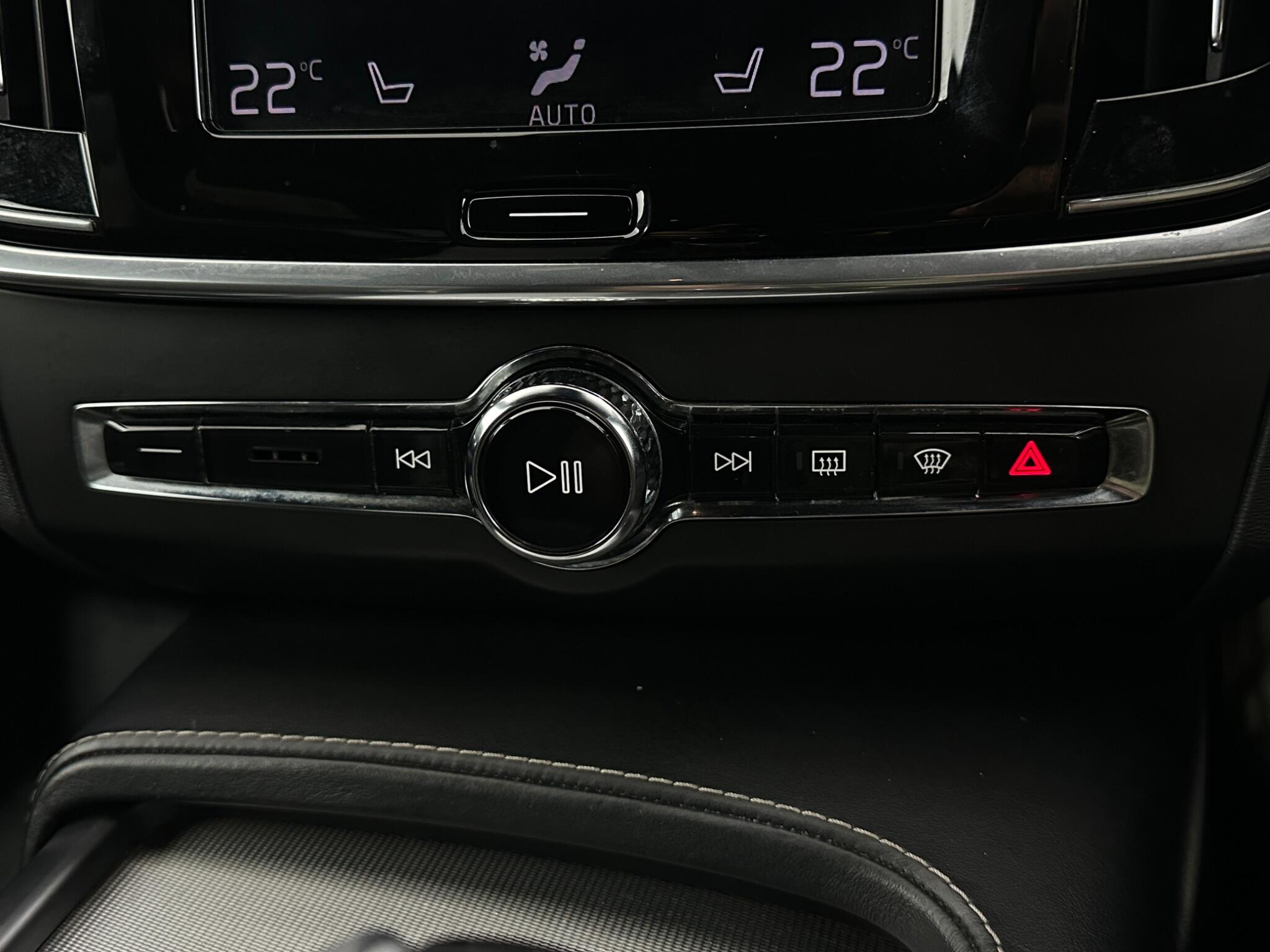 Volvo S90 view 22