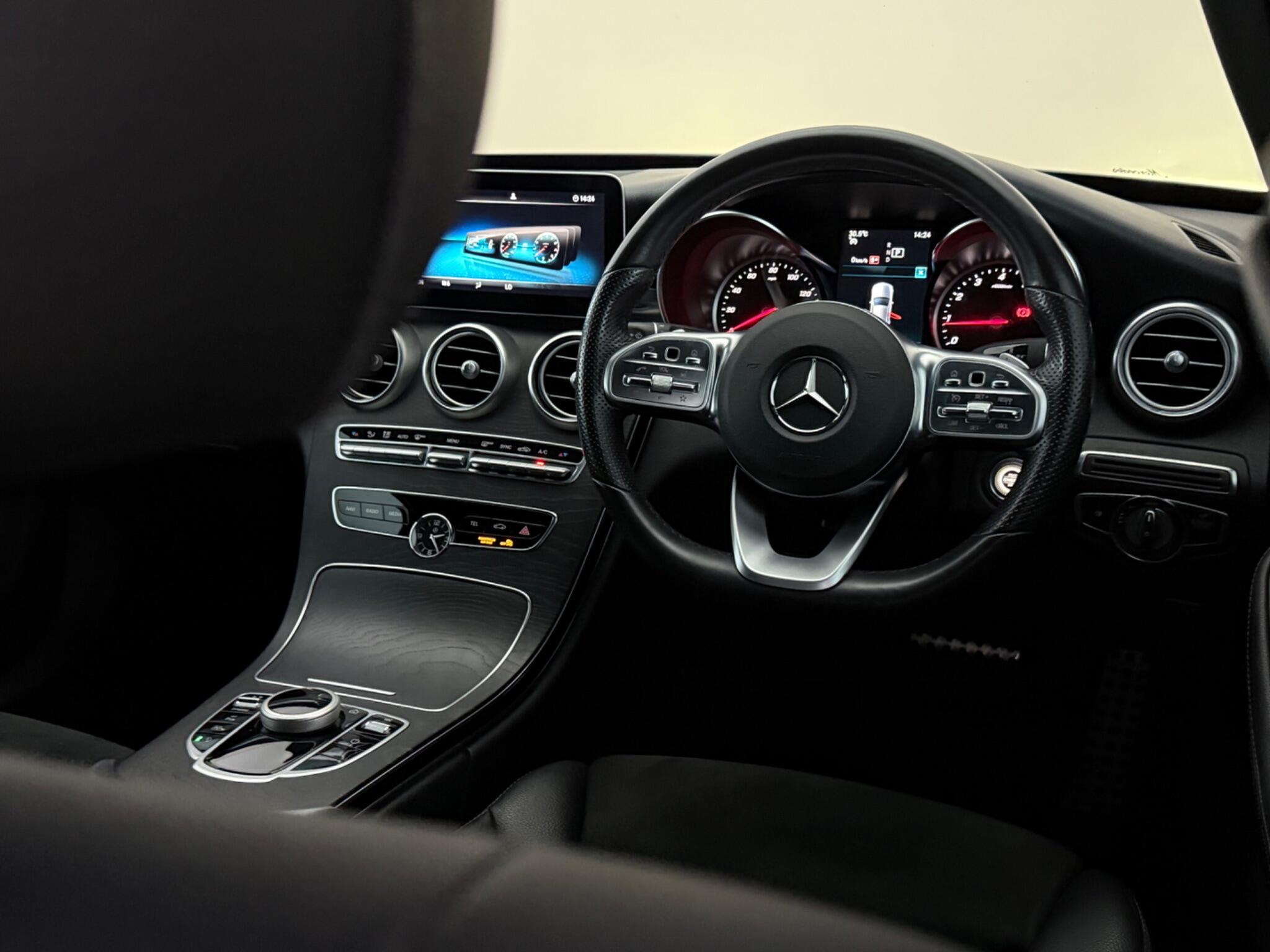 Mercedes-Benz C-Class view 31