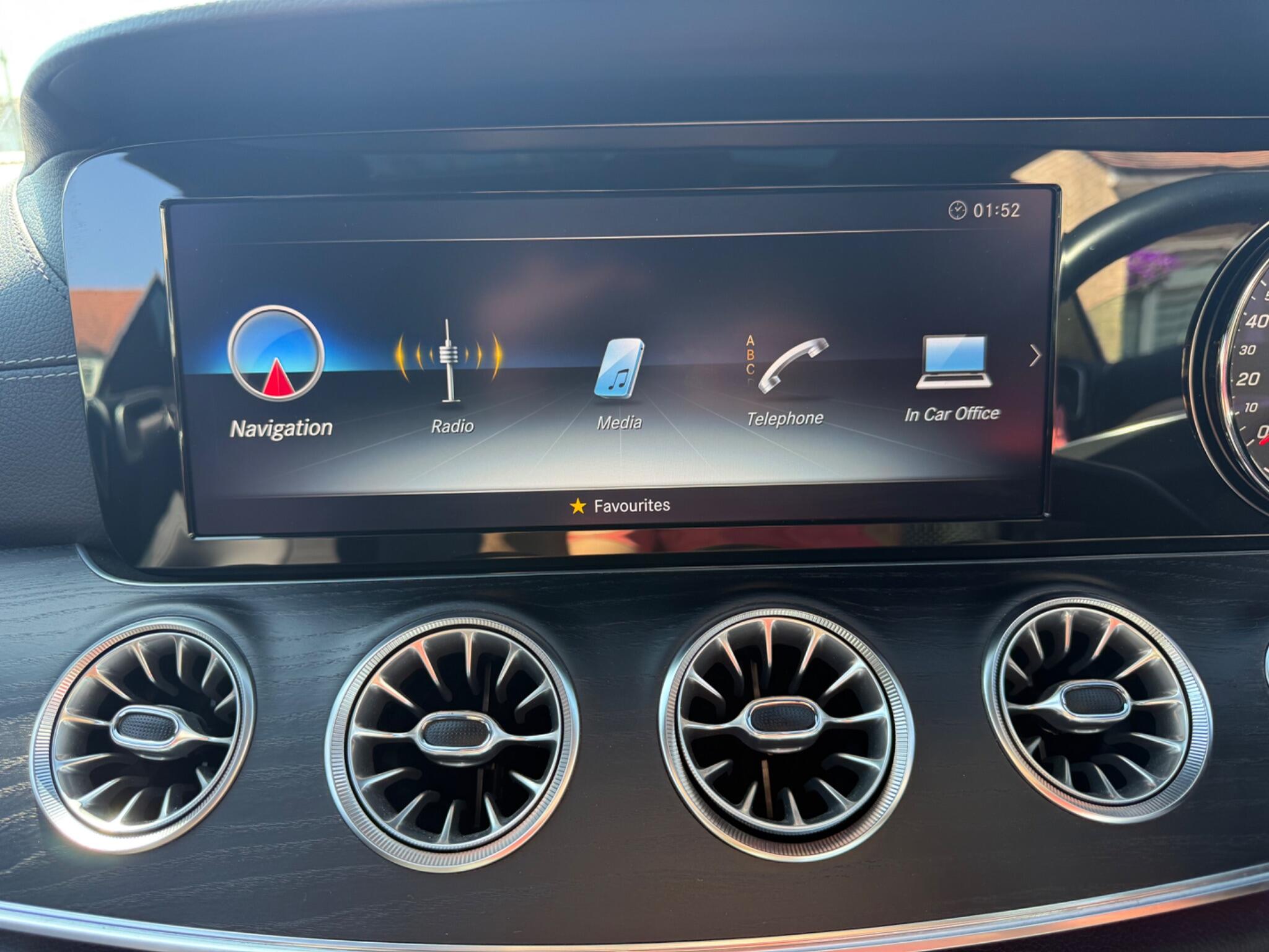 Mercedes-Benz E-Class view 28