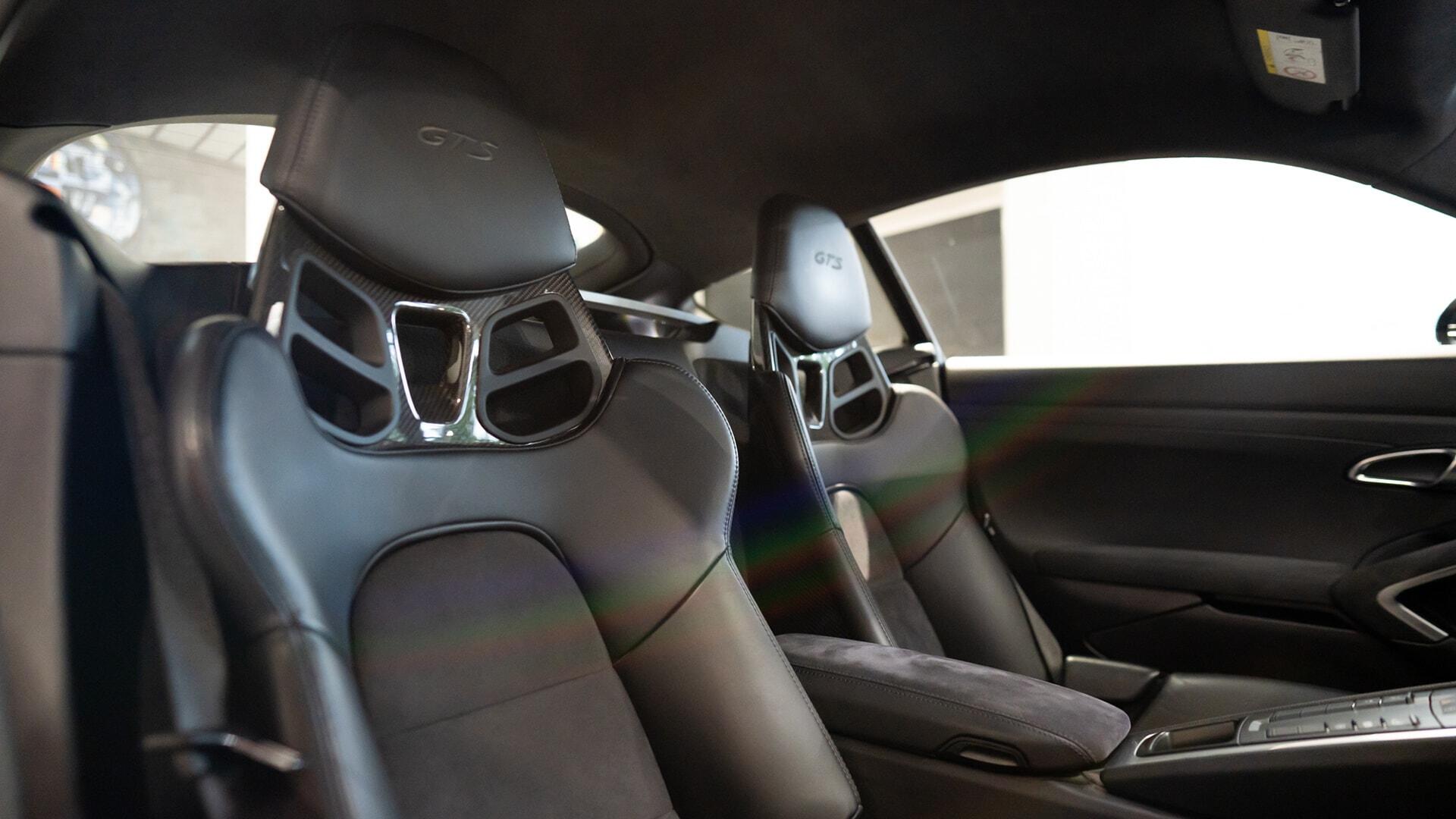 Porsche Cayman view 14