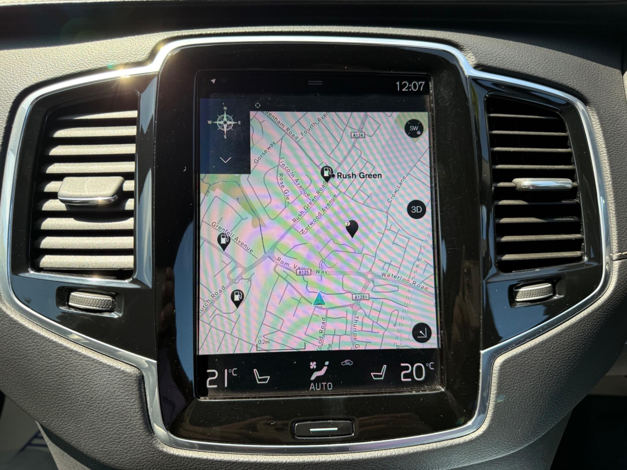 Volvo XC90 view 28