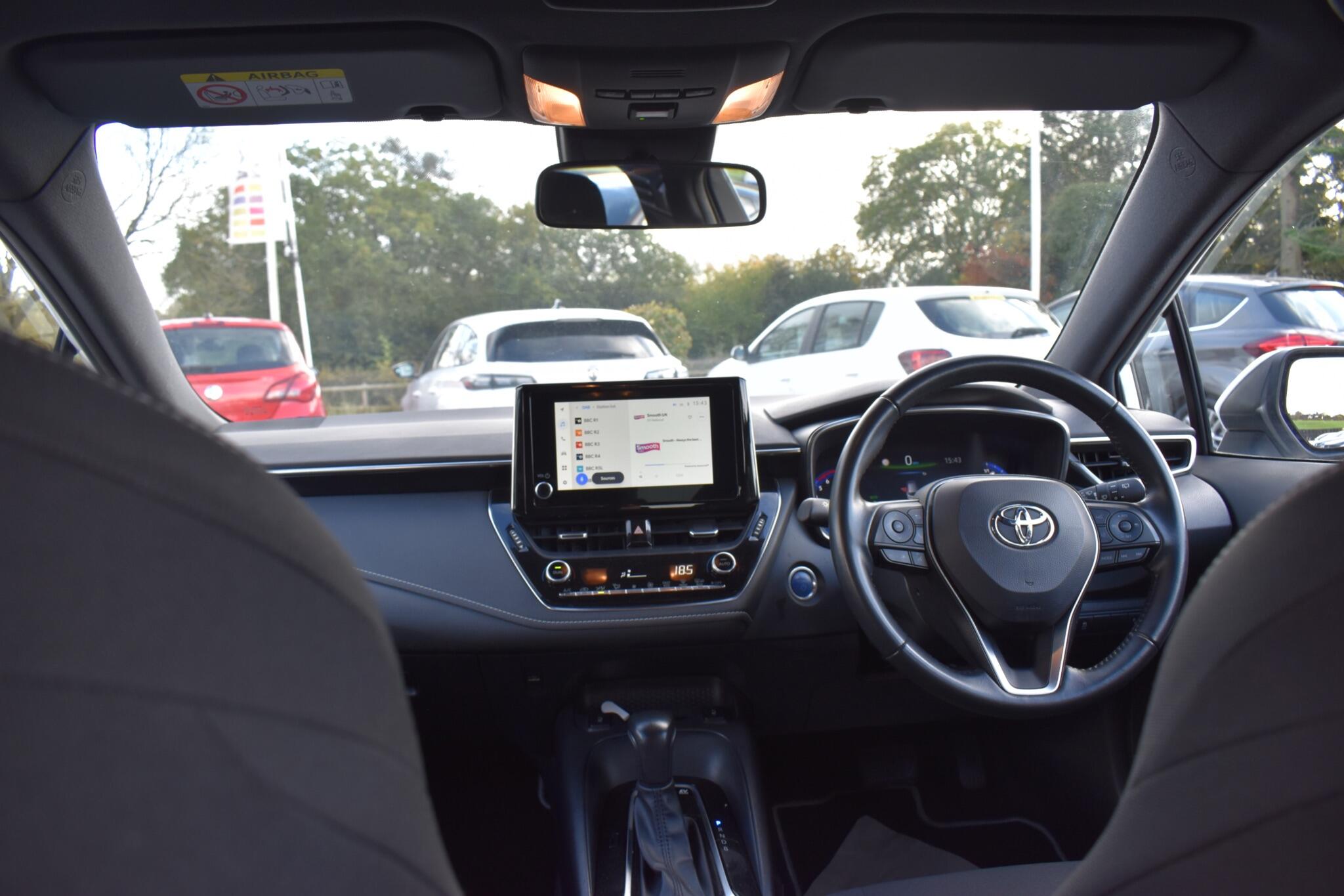 Corolla - 1.8 VVT-h Icon Tech Touring Sports CVT Euro 6 (s/s) 5dr - Image 17