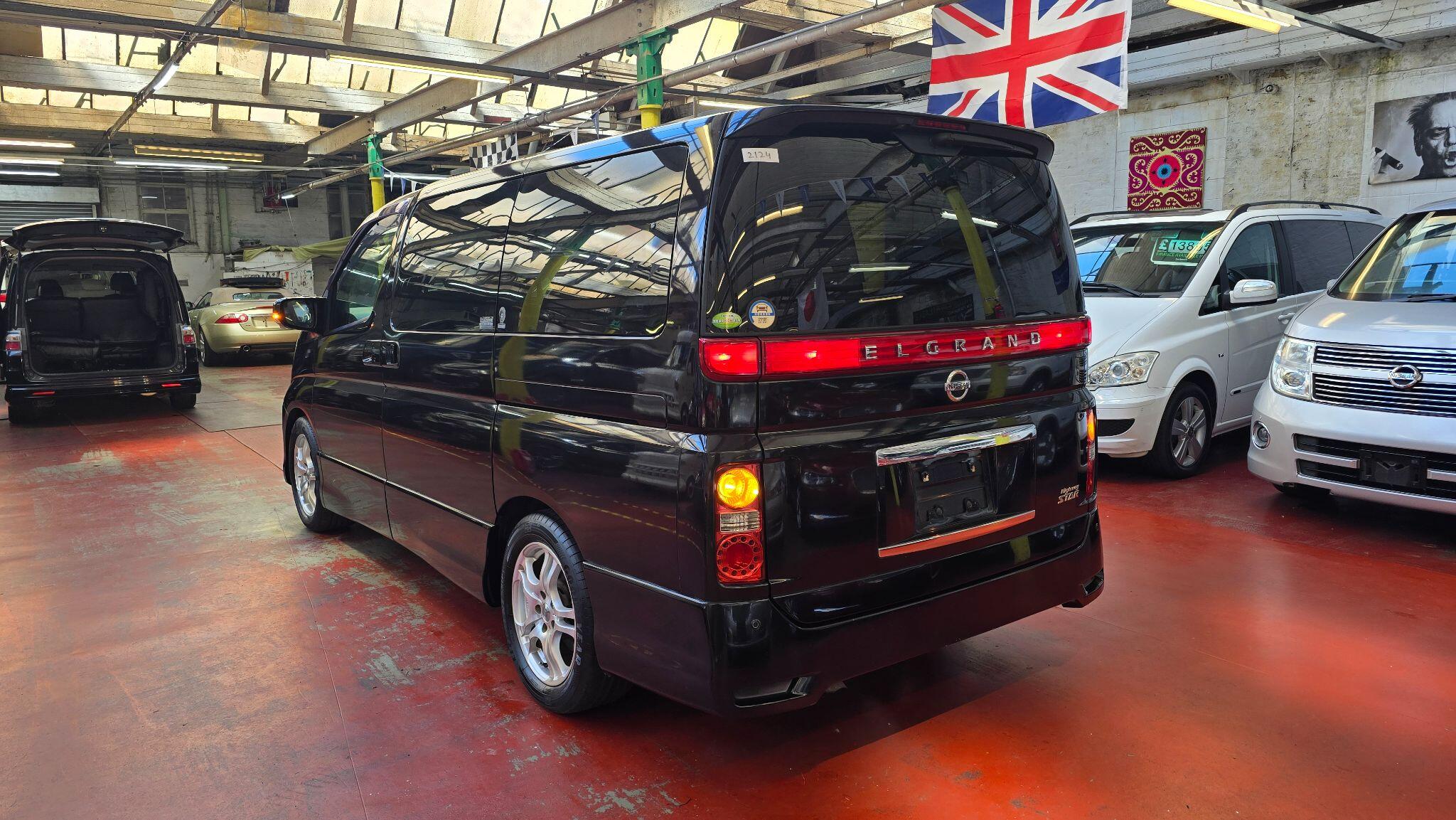 Nissan Elgrand view 37