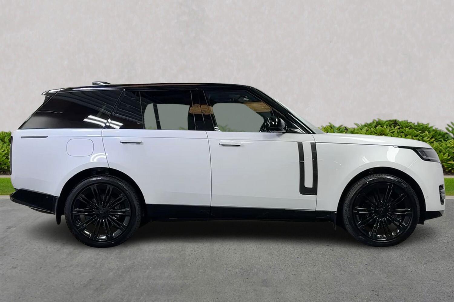 Land Rover Range Rover view 3
