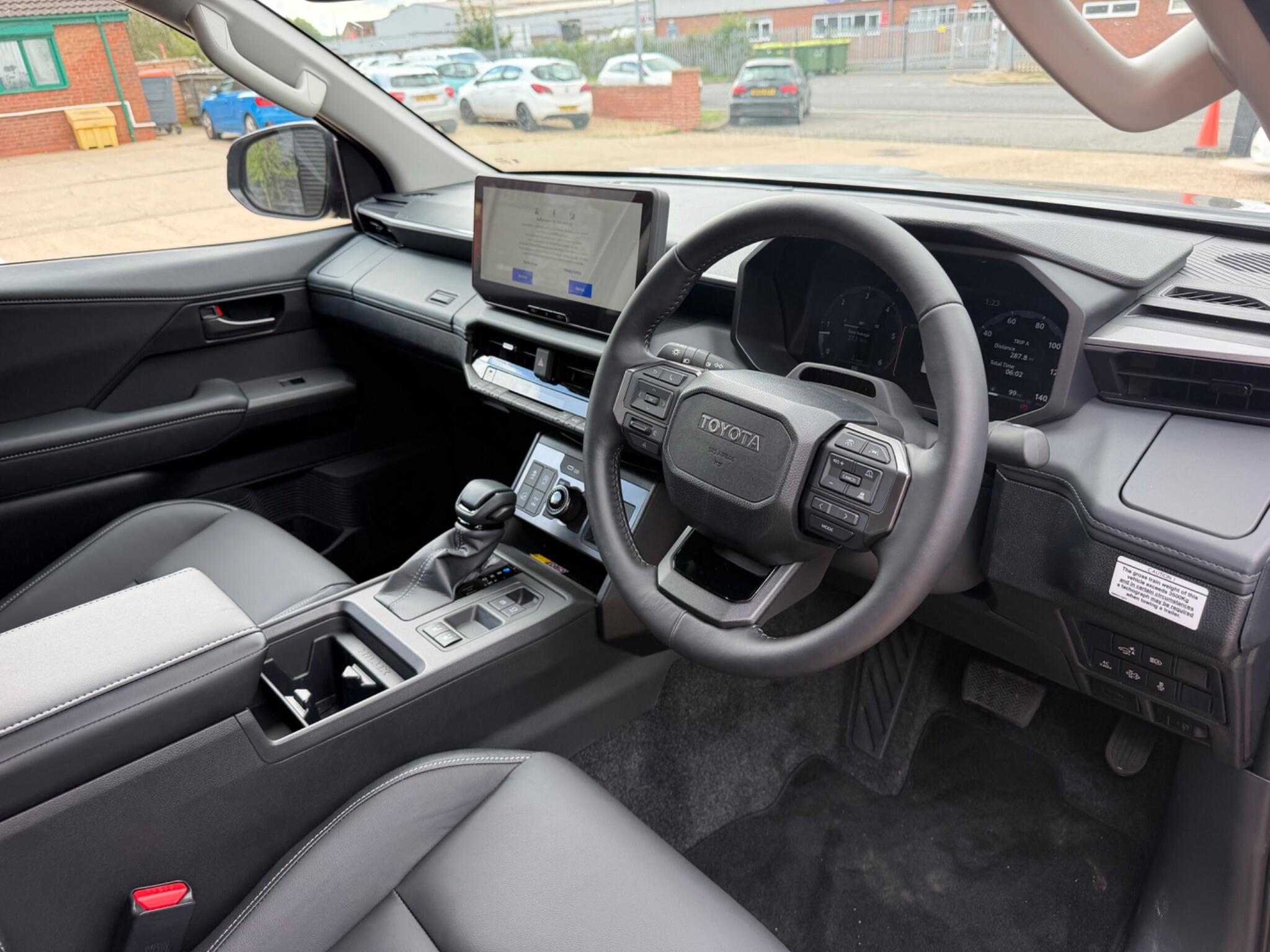 Toyota Hilux view 9