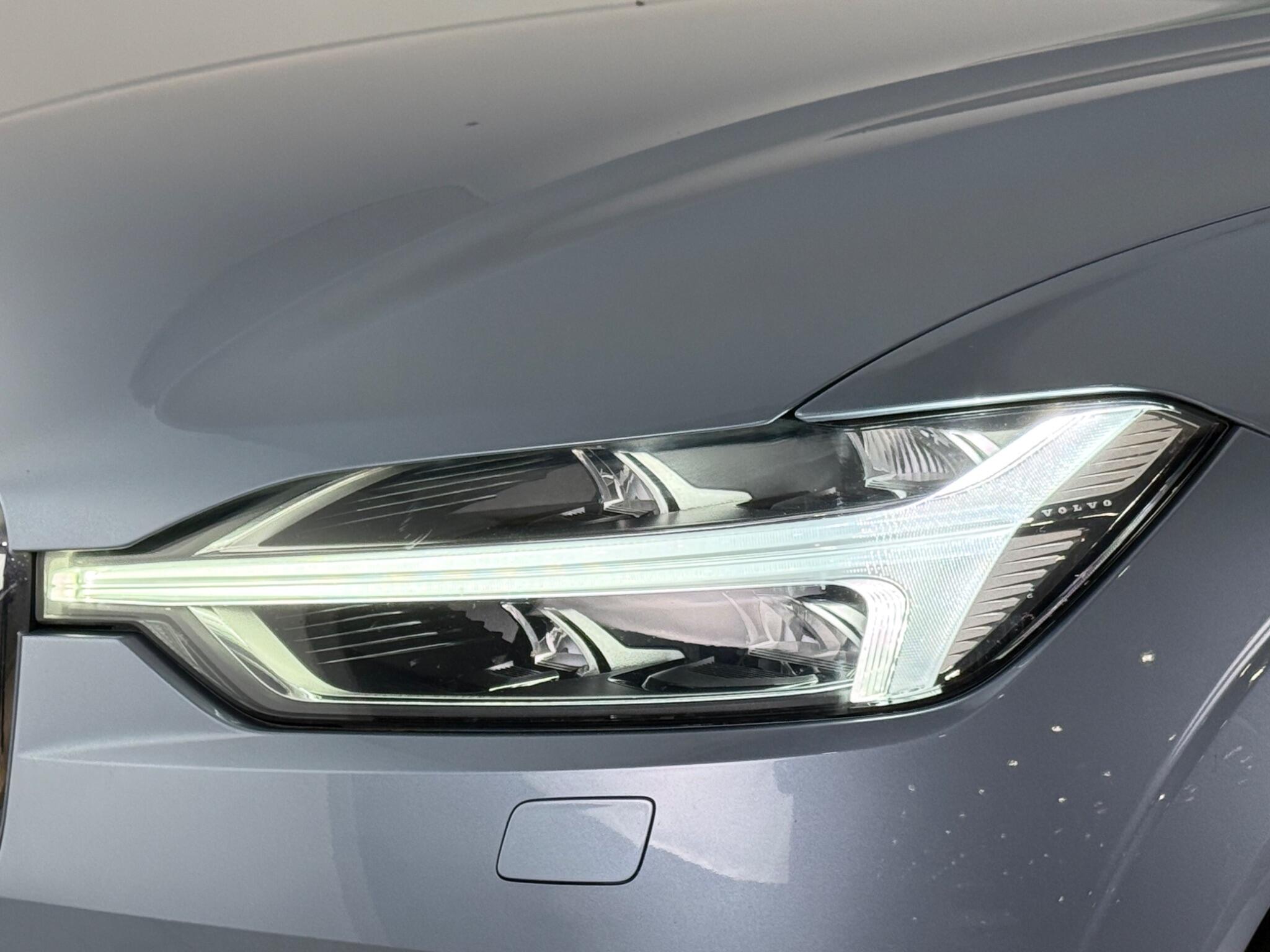 Volvo XC60 view 11