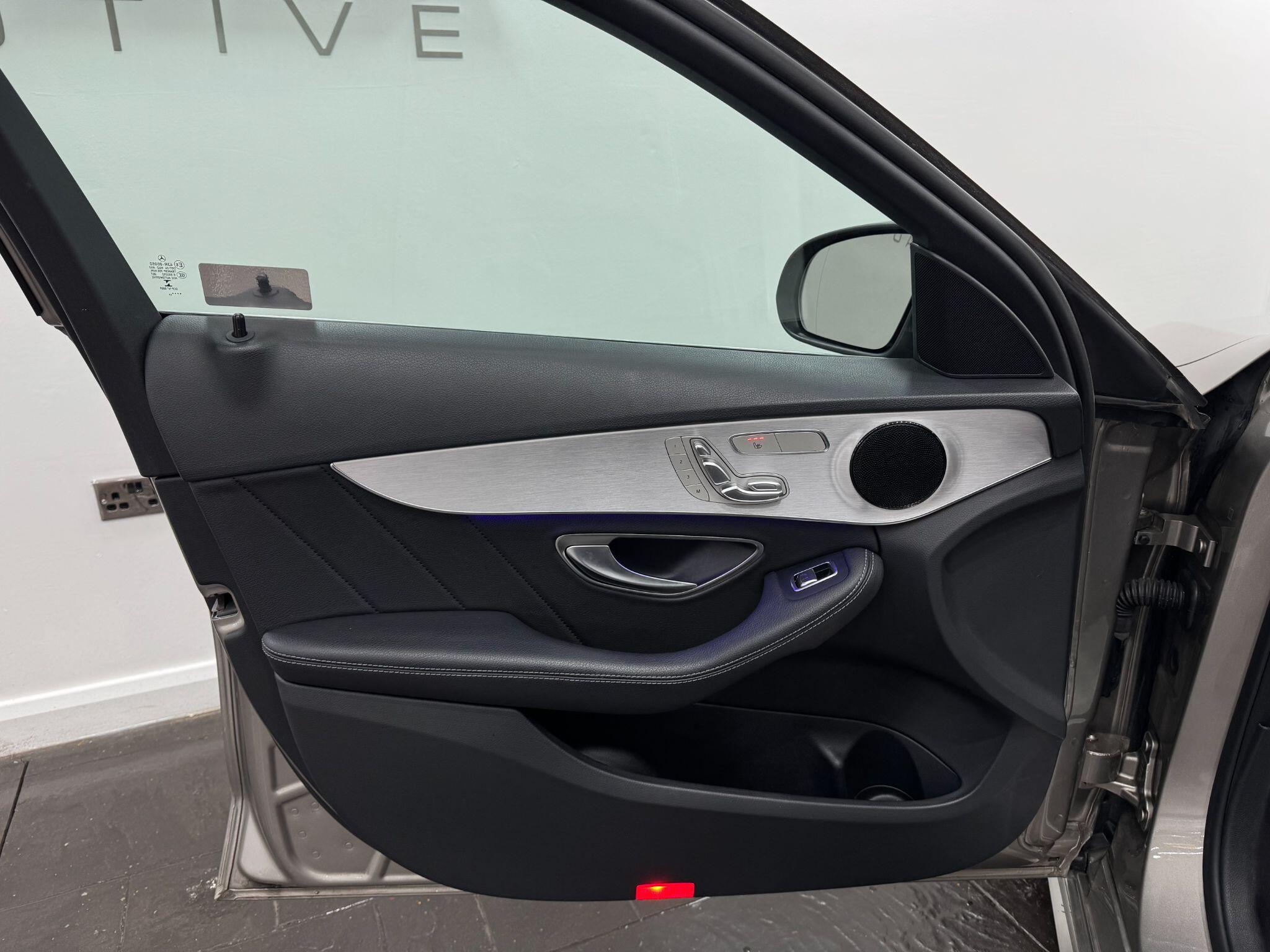 Mercedes-Benz C-Class view 51