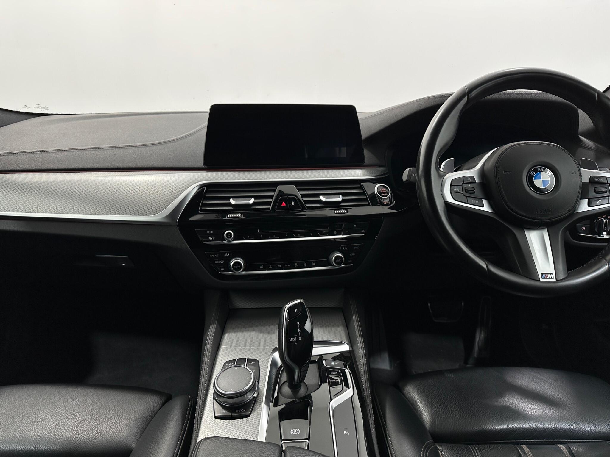 BMW 5 Series view 20