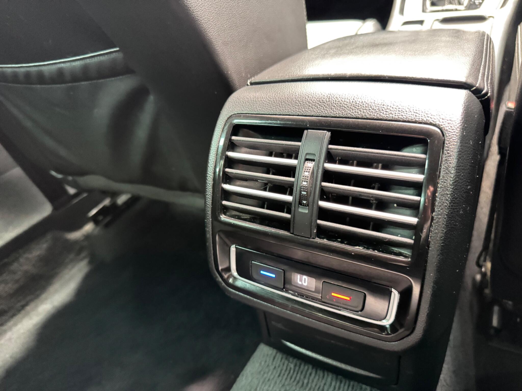 Volkswagen Passat view 56