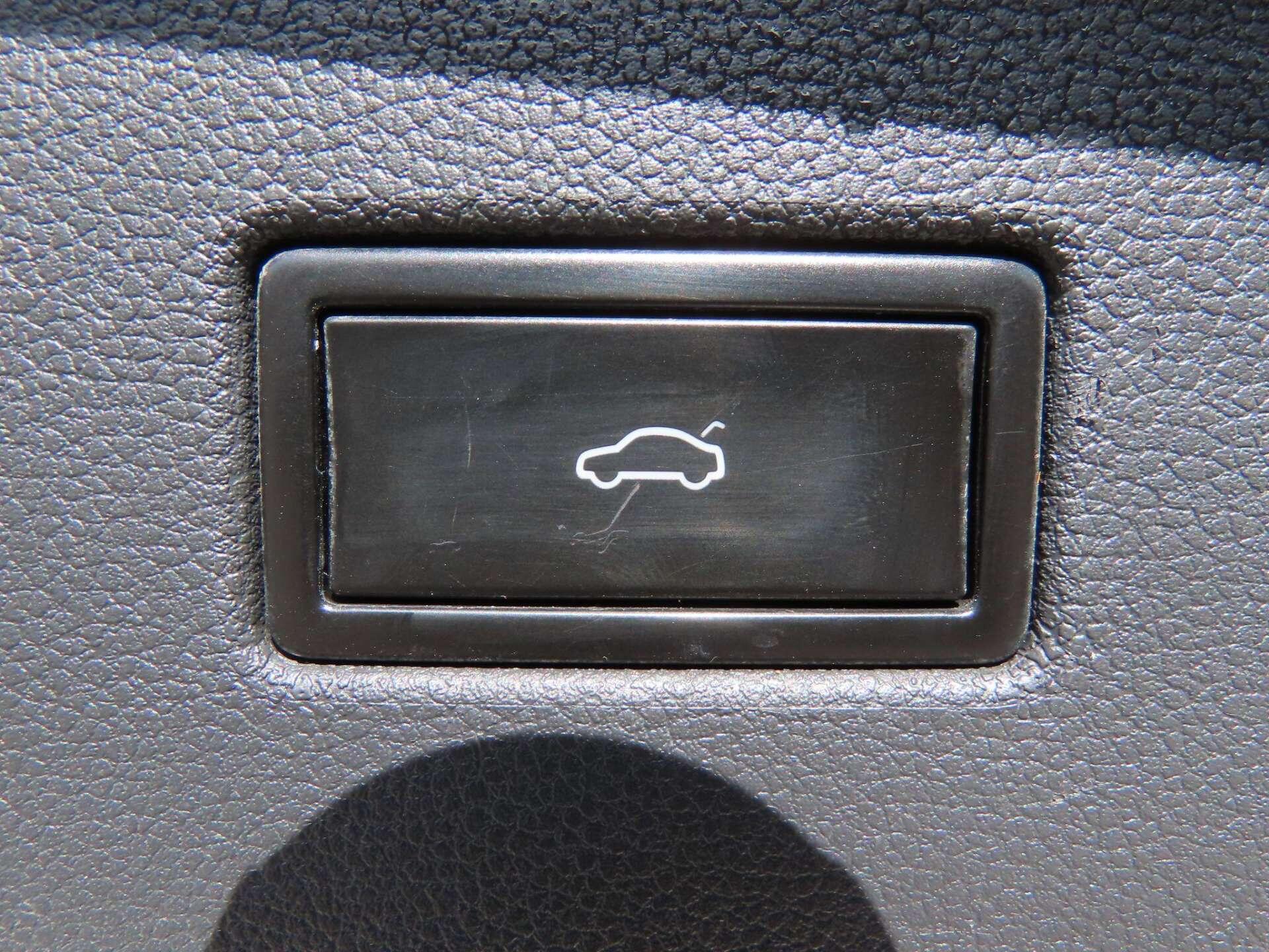 Volkswagen Tiguan view 16