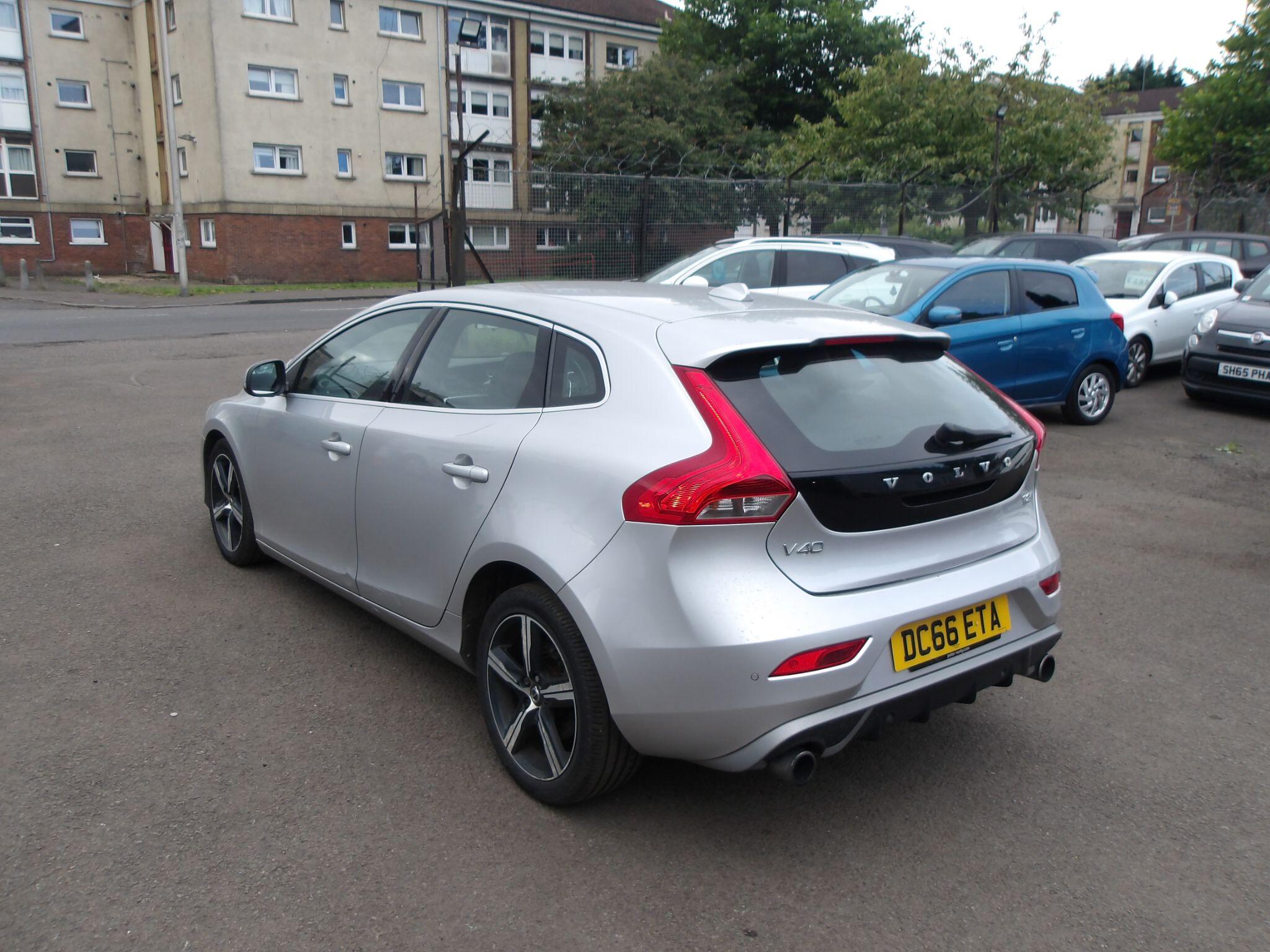 Volvo V40 view 5