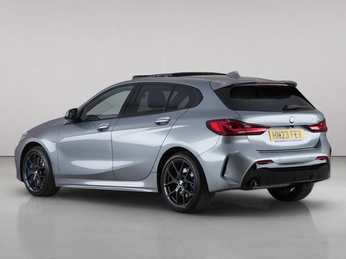 BMW 1 Series view 5
