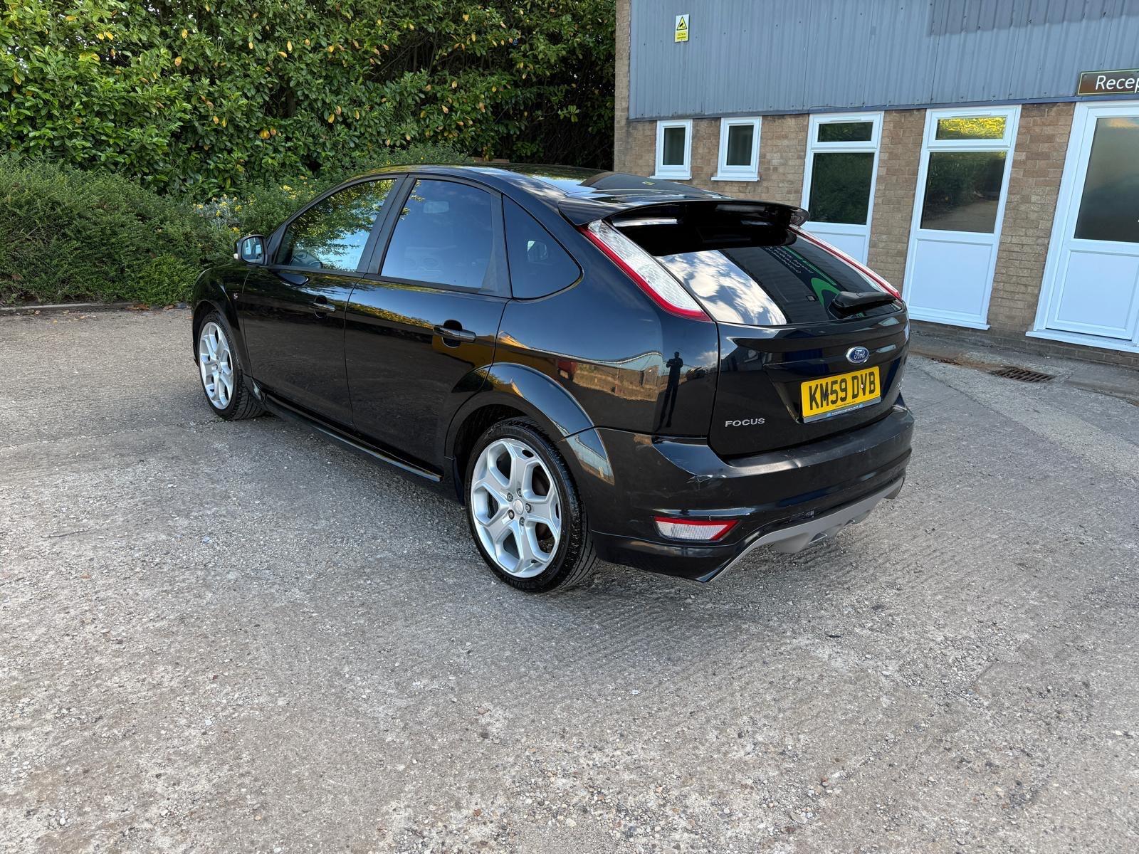Ford Focus view 11