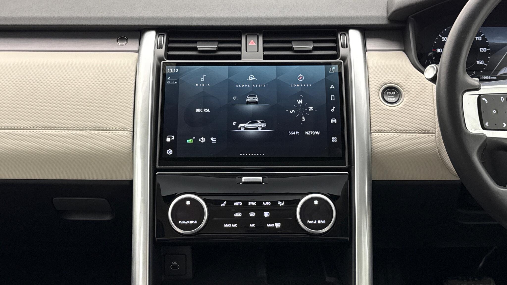 Land Rover Discovery view 14