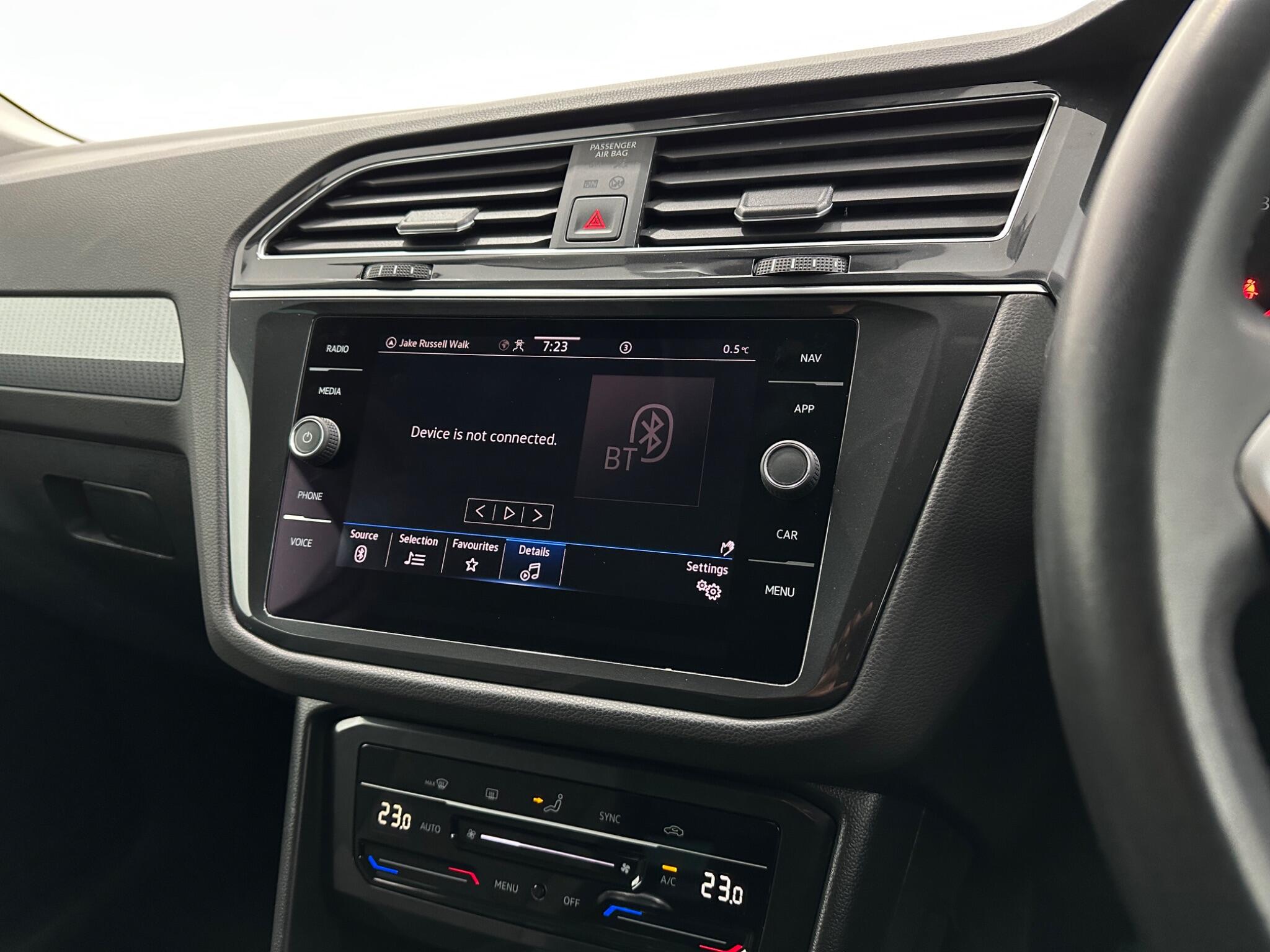 Volkswagen Tiguan view 24