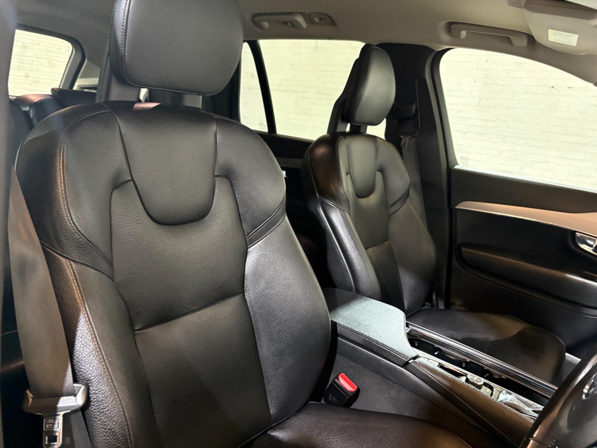 Volvo XC90 view 21