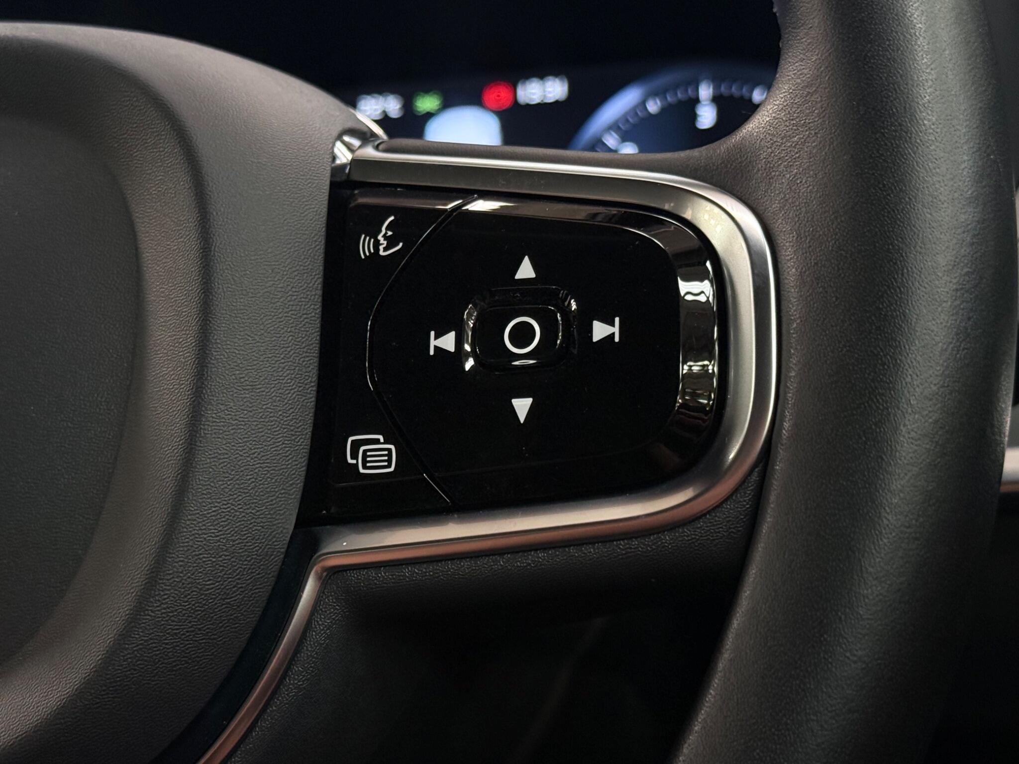 Volvo S90 view 17