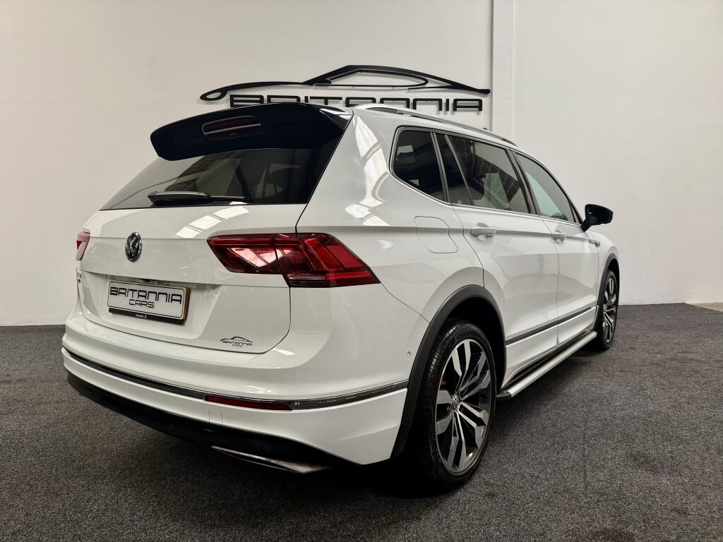 Volkswagen Tiguan Allspace view 4
