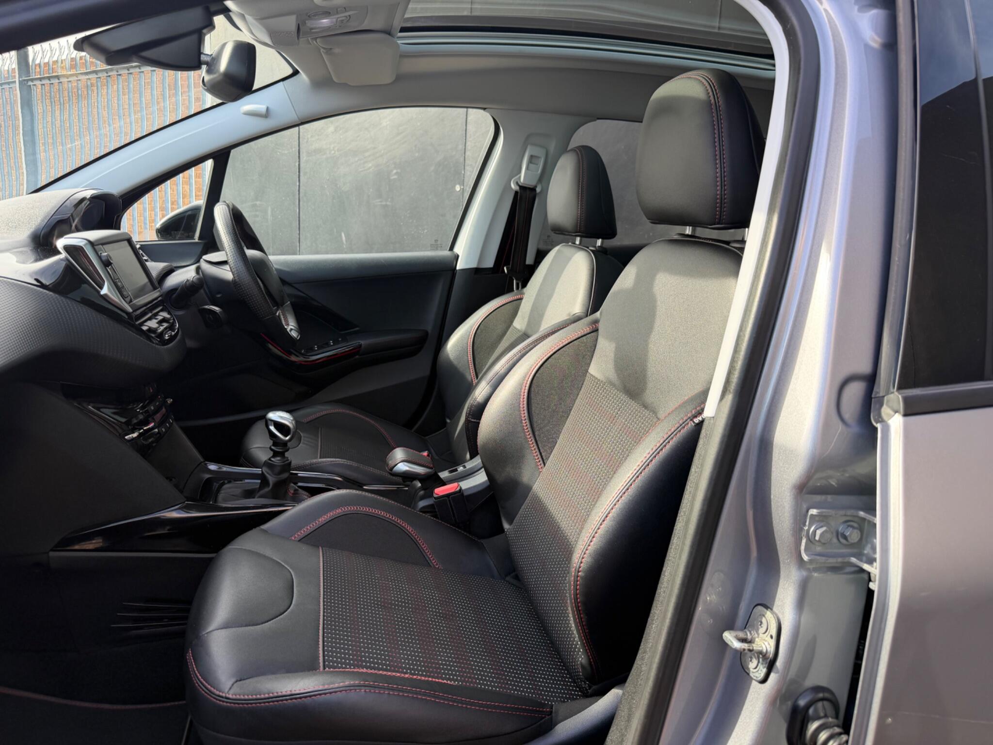 Peugeot 2008 view 10