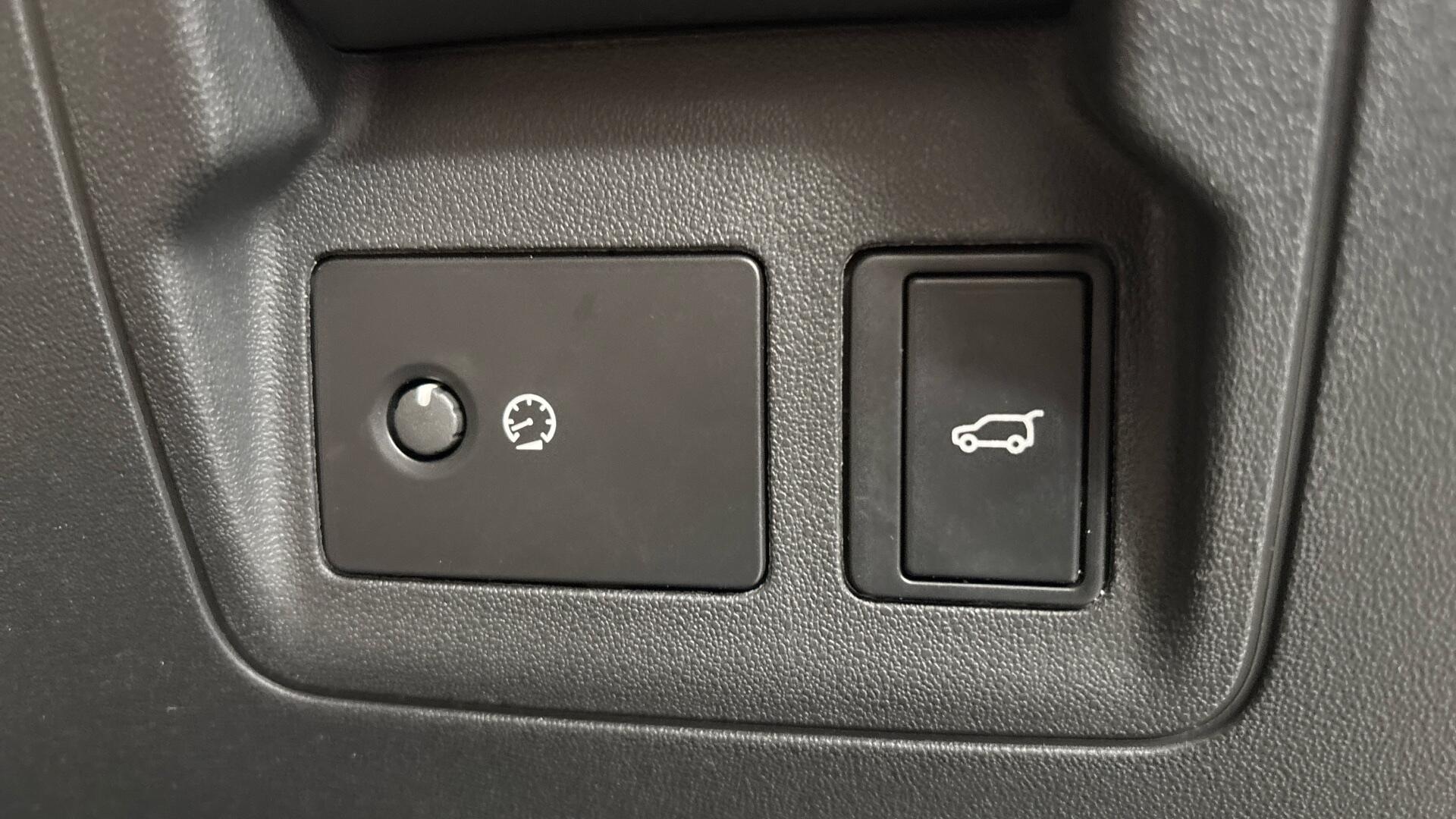 Land Rover Range Rover Velar view 30