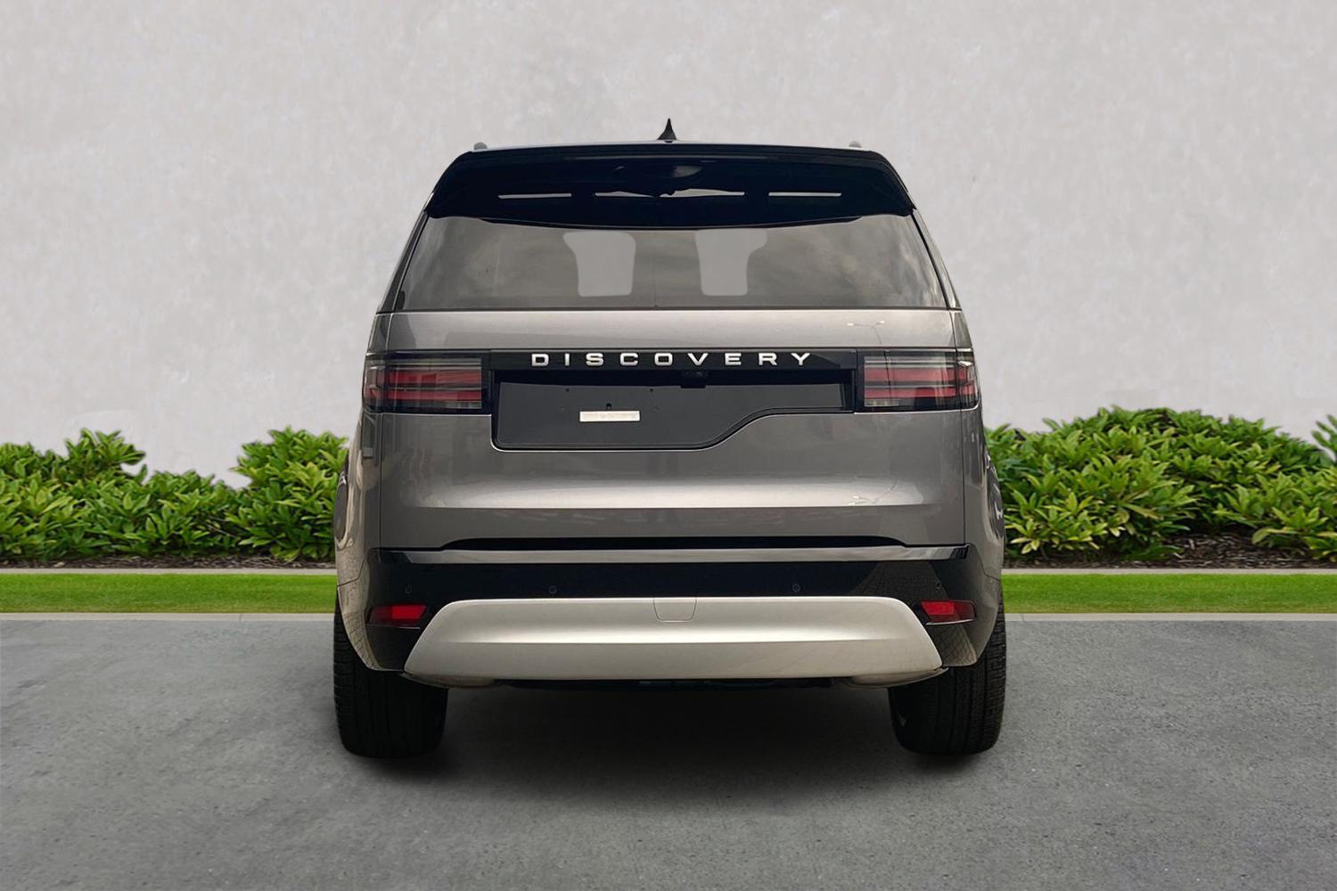 Land Rover Discovery view 4
