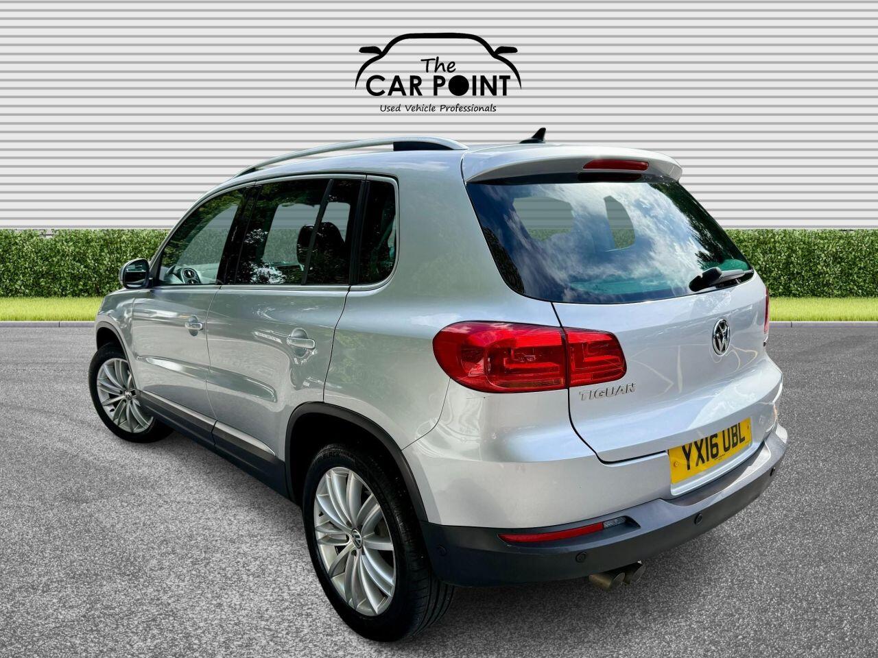 Volkswagen Tiguan view 8