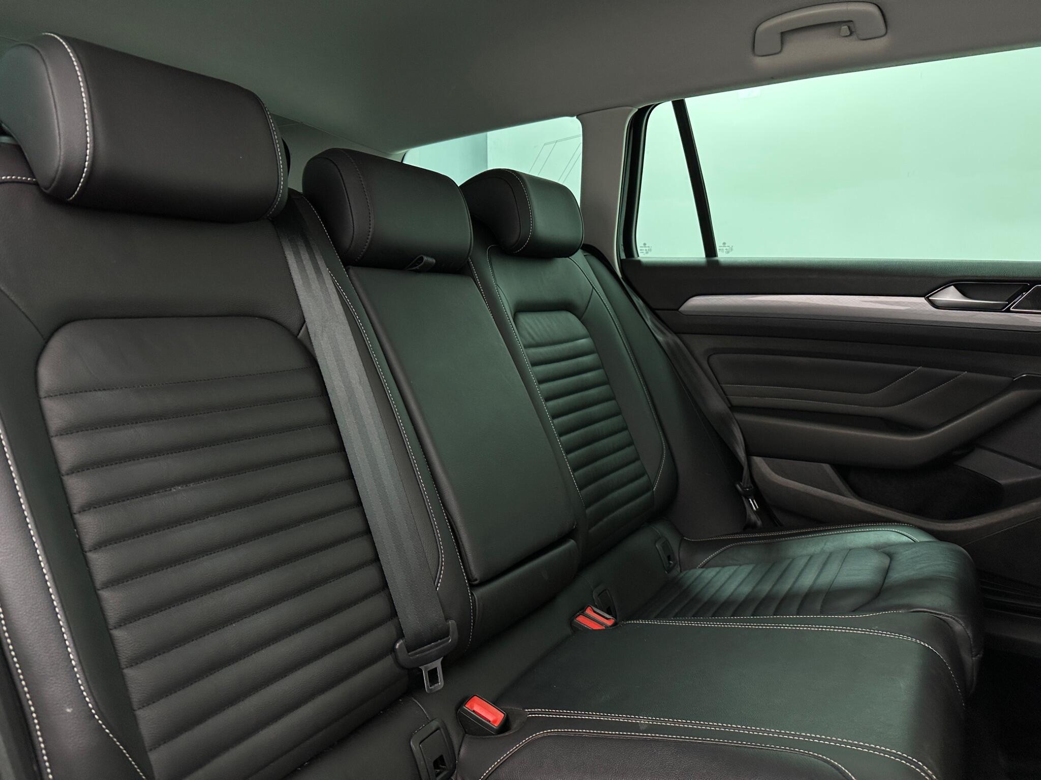 Volkswagen Passat view 42