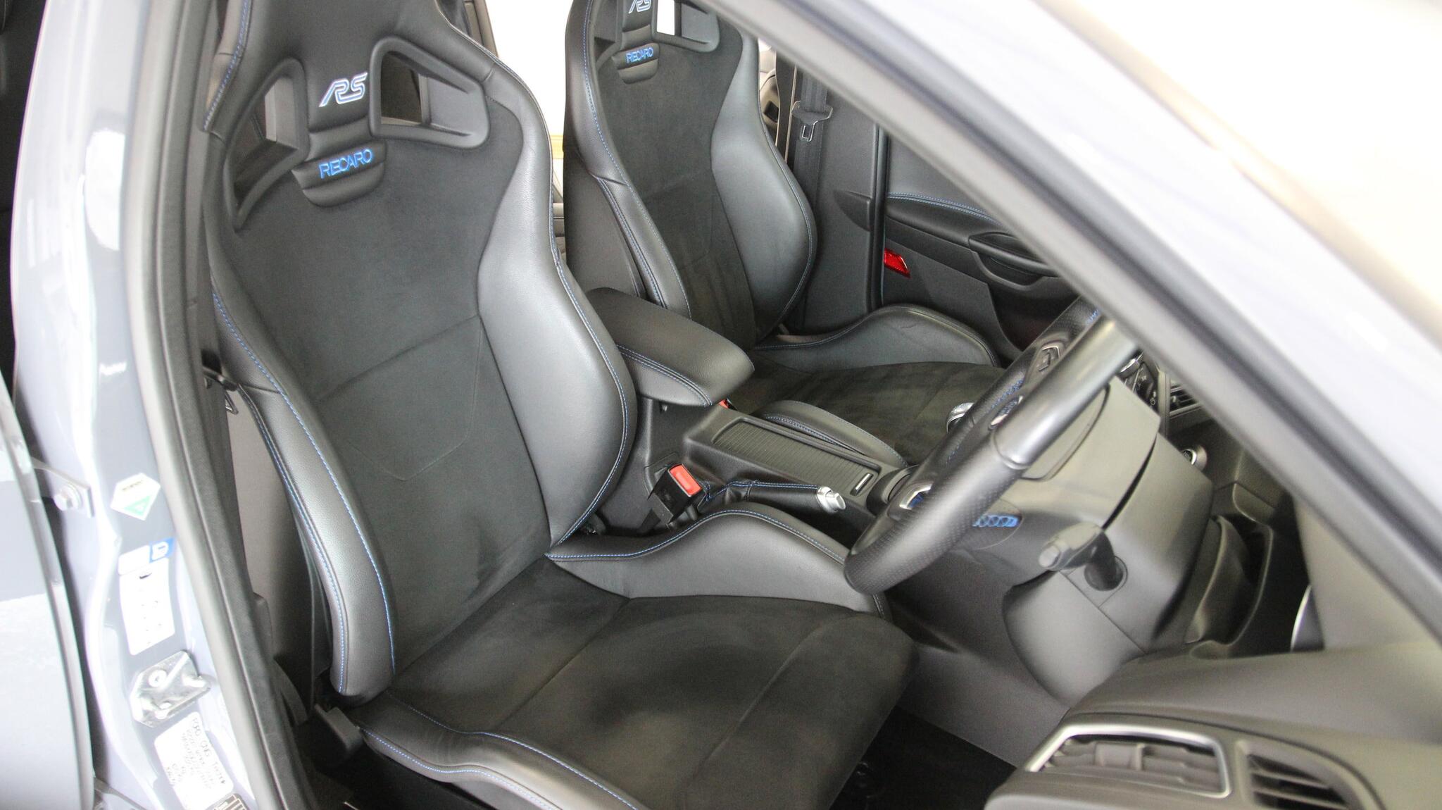 Ford Focus view 19