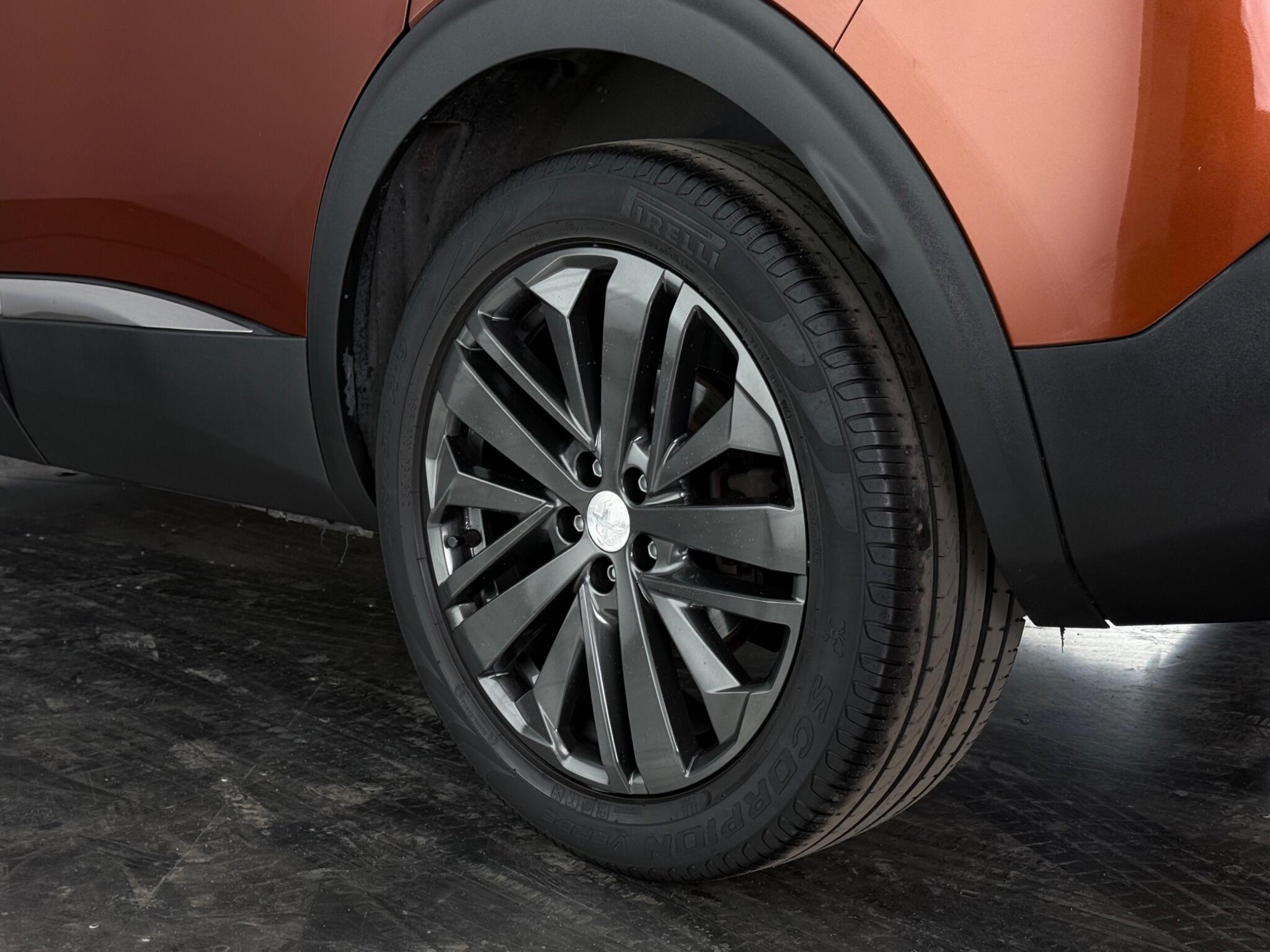 Peugeot 3008 view 9