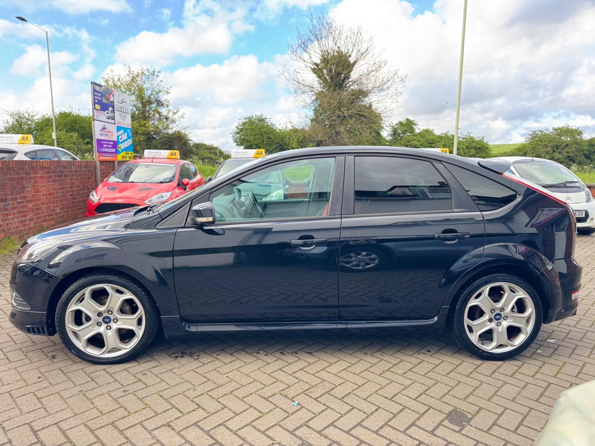 Ford Focus view 6