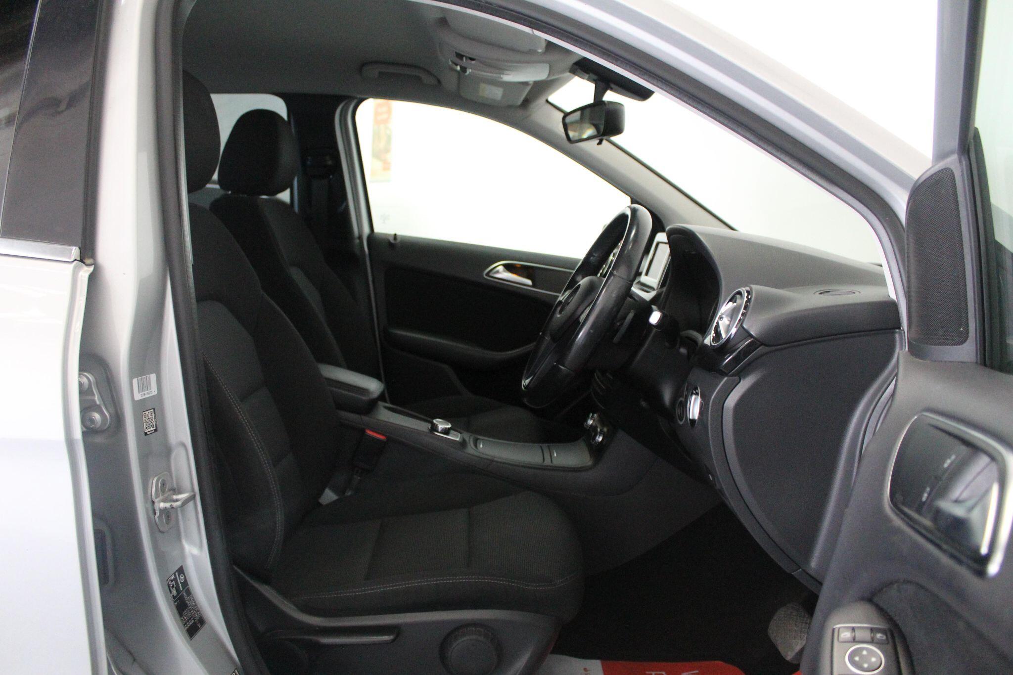 Mercedes-Benz B-Class view 28
