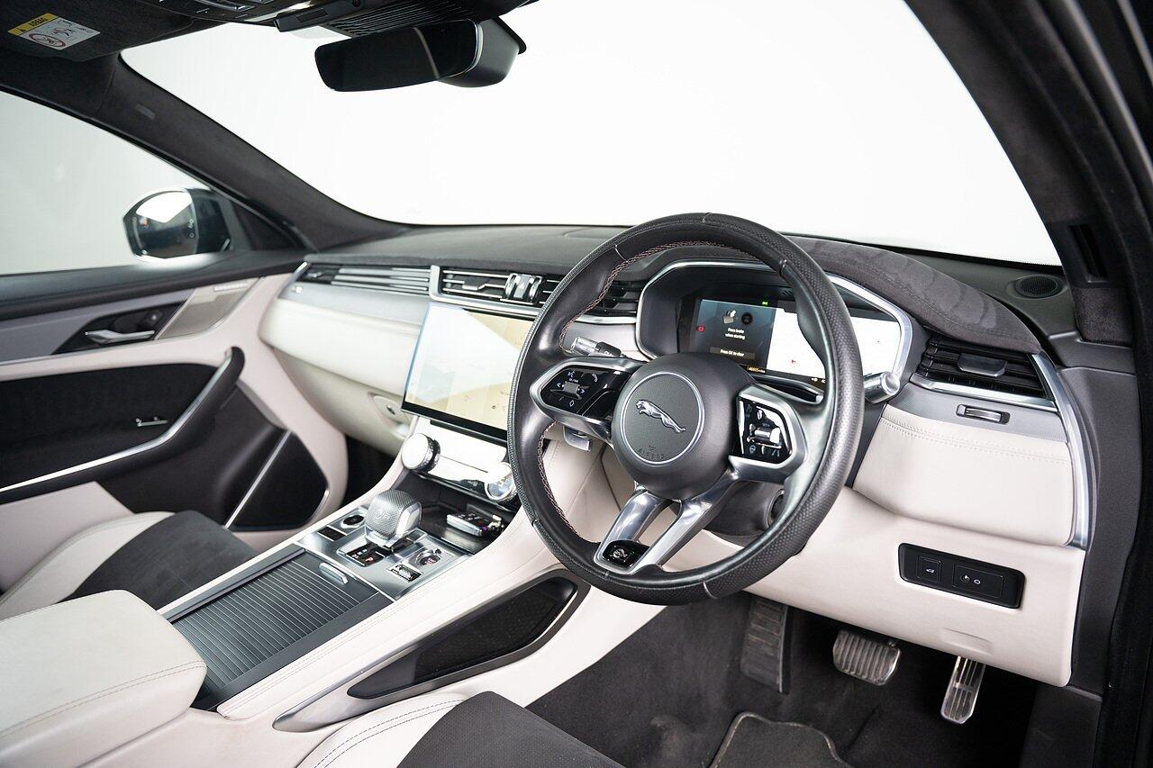Jaguar F-Pace view 3