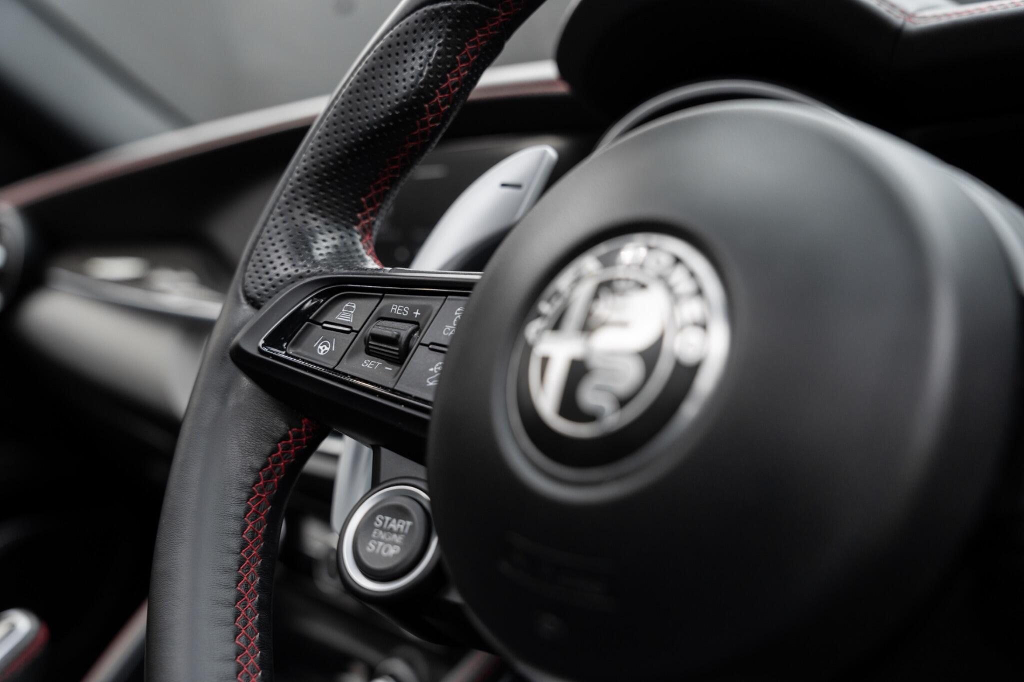 Alfa Romeo Stelvio view 40
