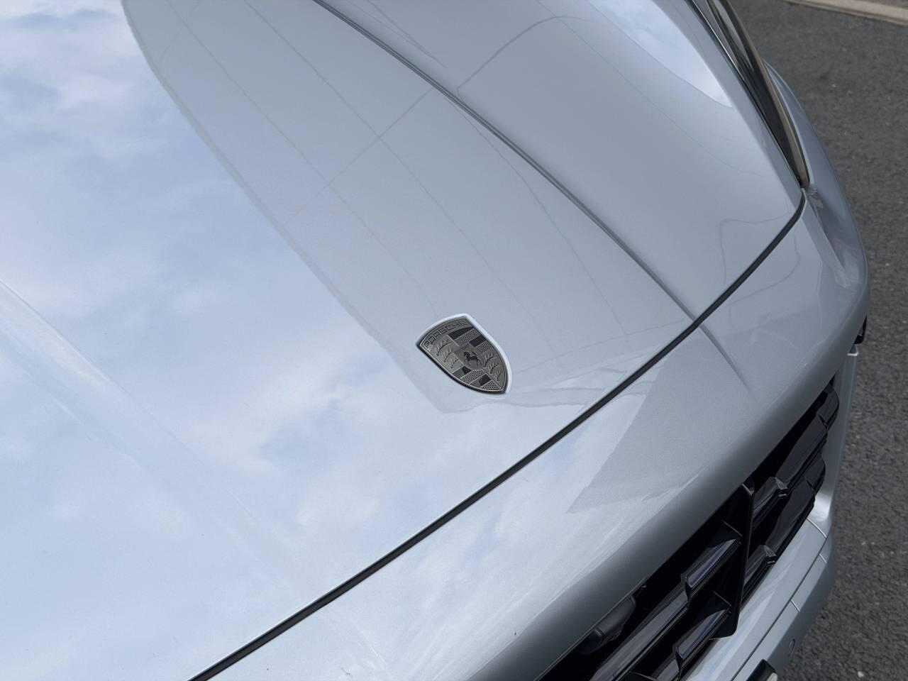 Porsche Cayenne view 8