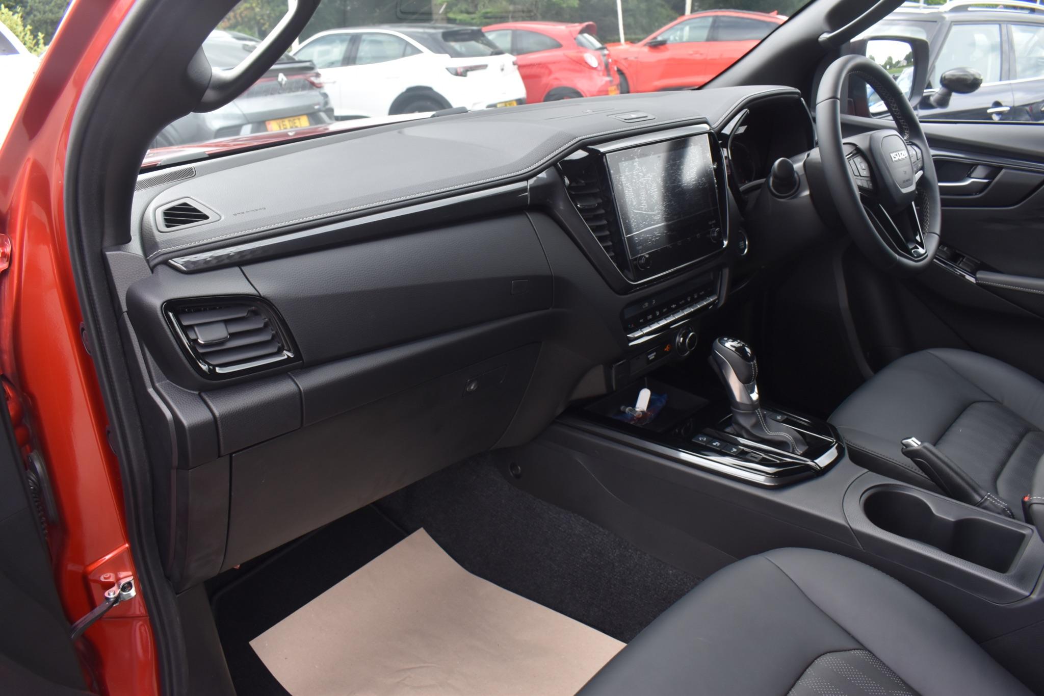 D-Max - 1.9 TD V-Cross Auto 4WD Euro 6 (s/s) 4dr - Image 17
