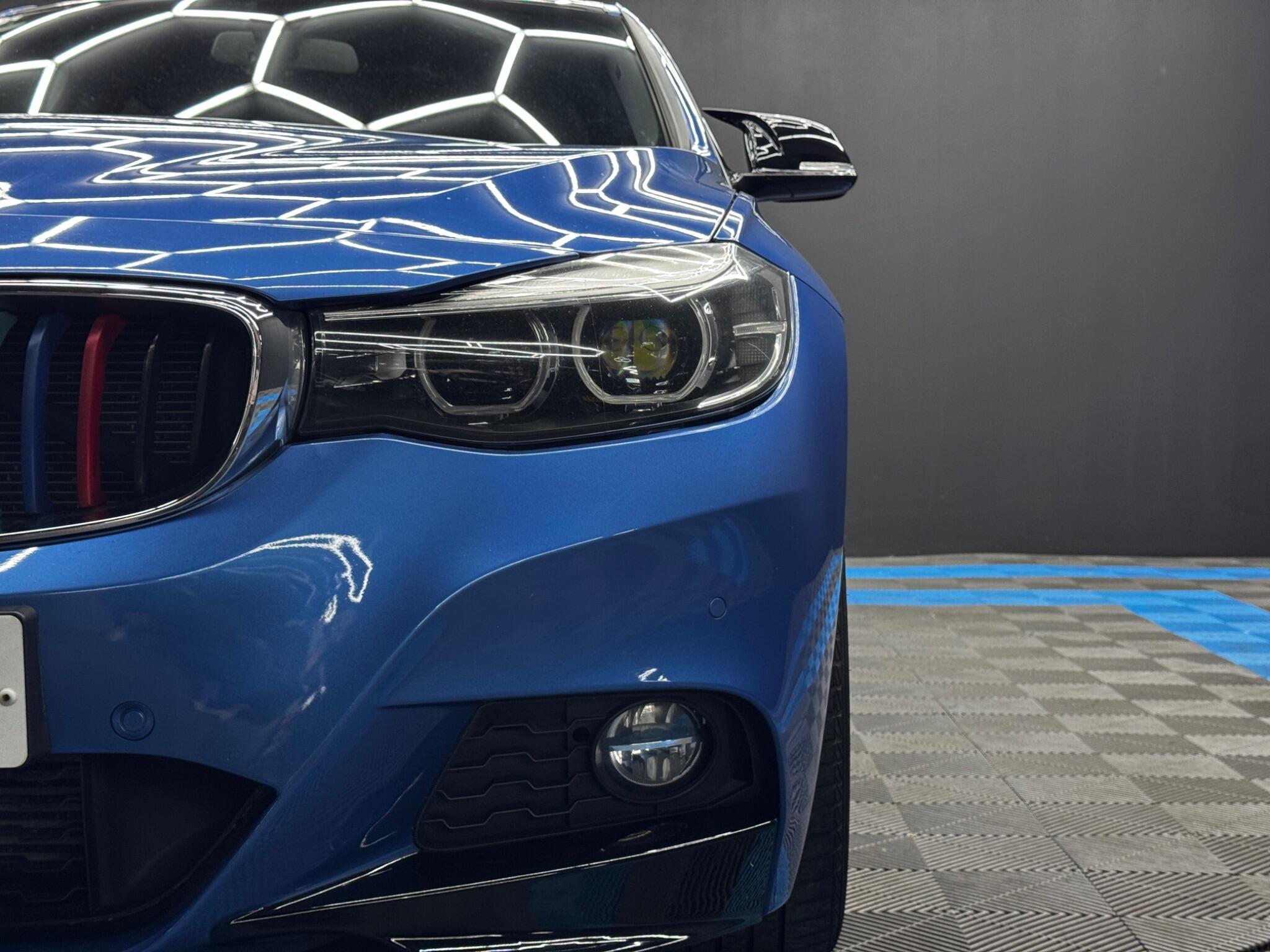 BMW 3 Series view 44