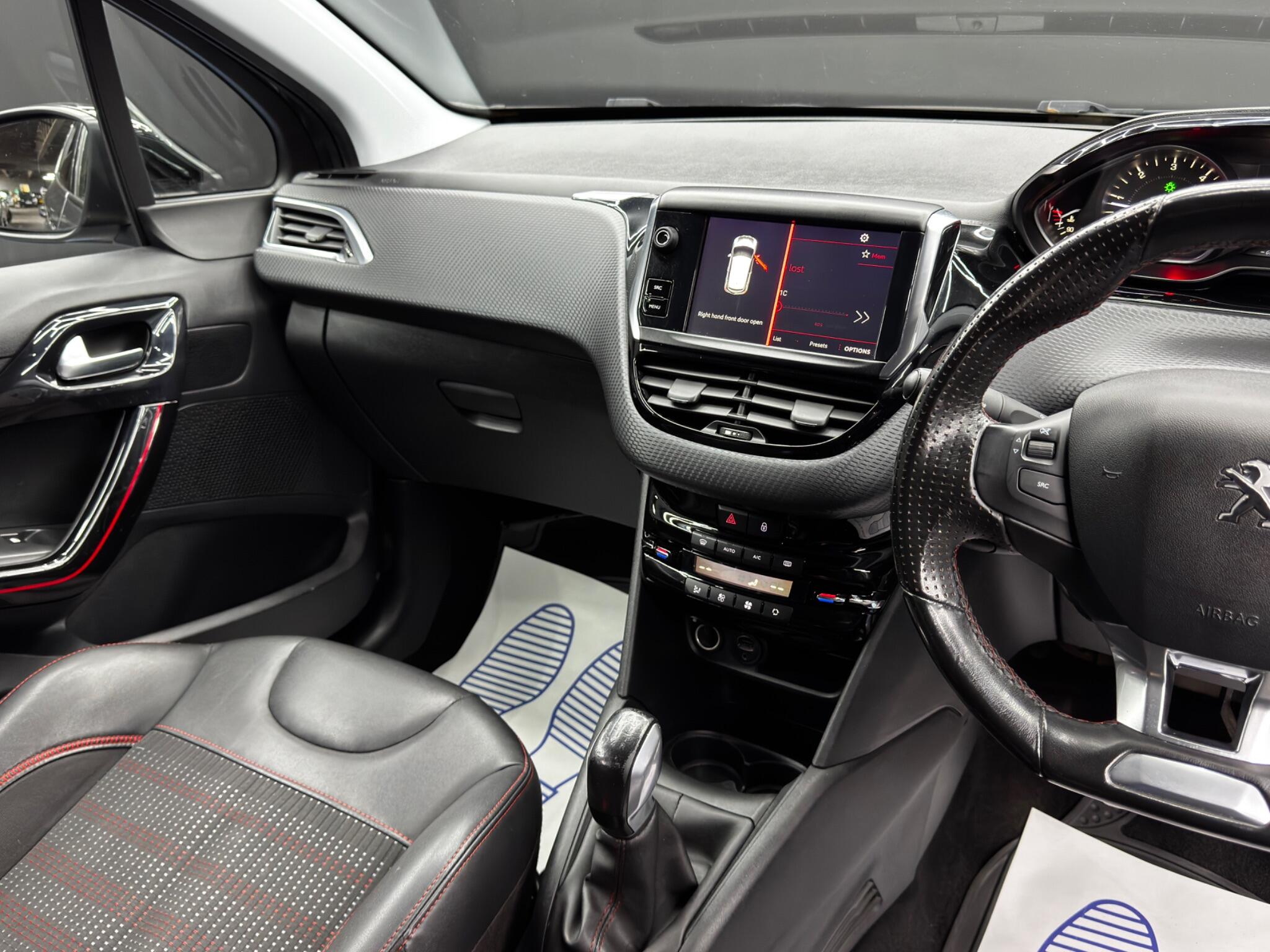 Peugeot 208 view 23