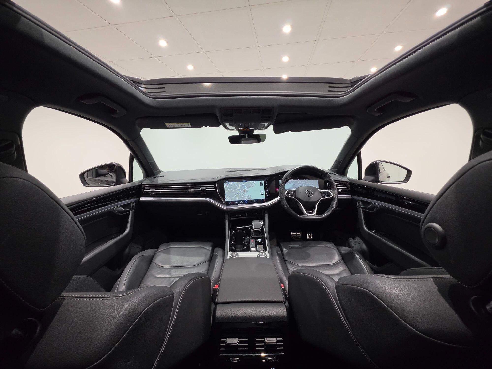 Volkswagen Touareg view 23