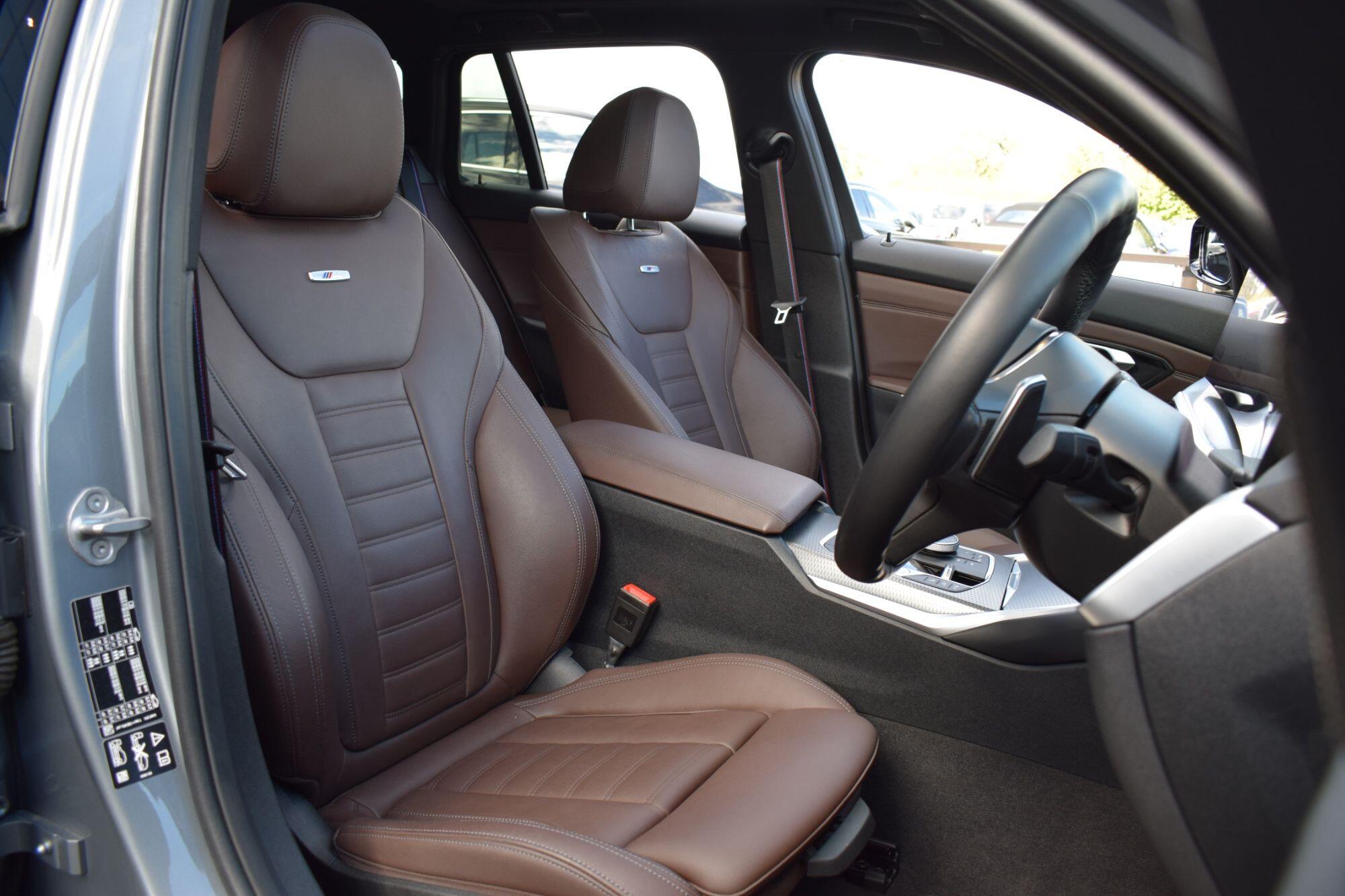 BMW 3 Series view 15