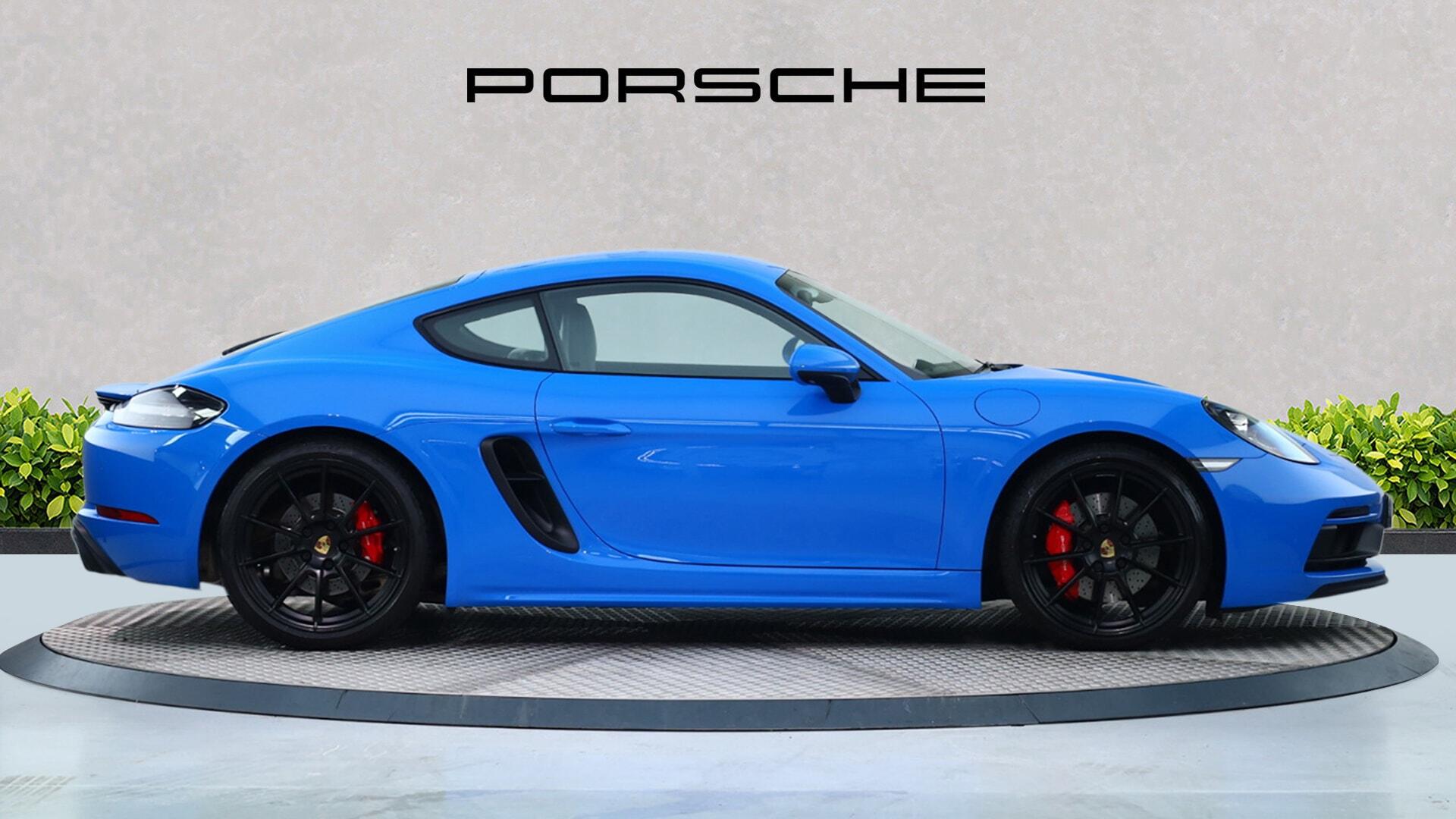 Porsche Cayman view 8