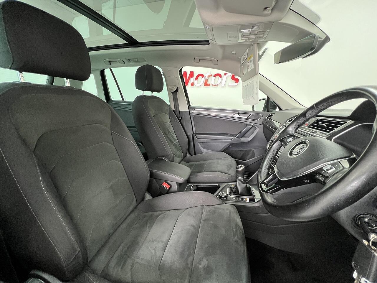 Volkswagen Tiguan view 14