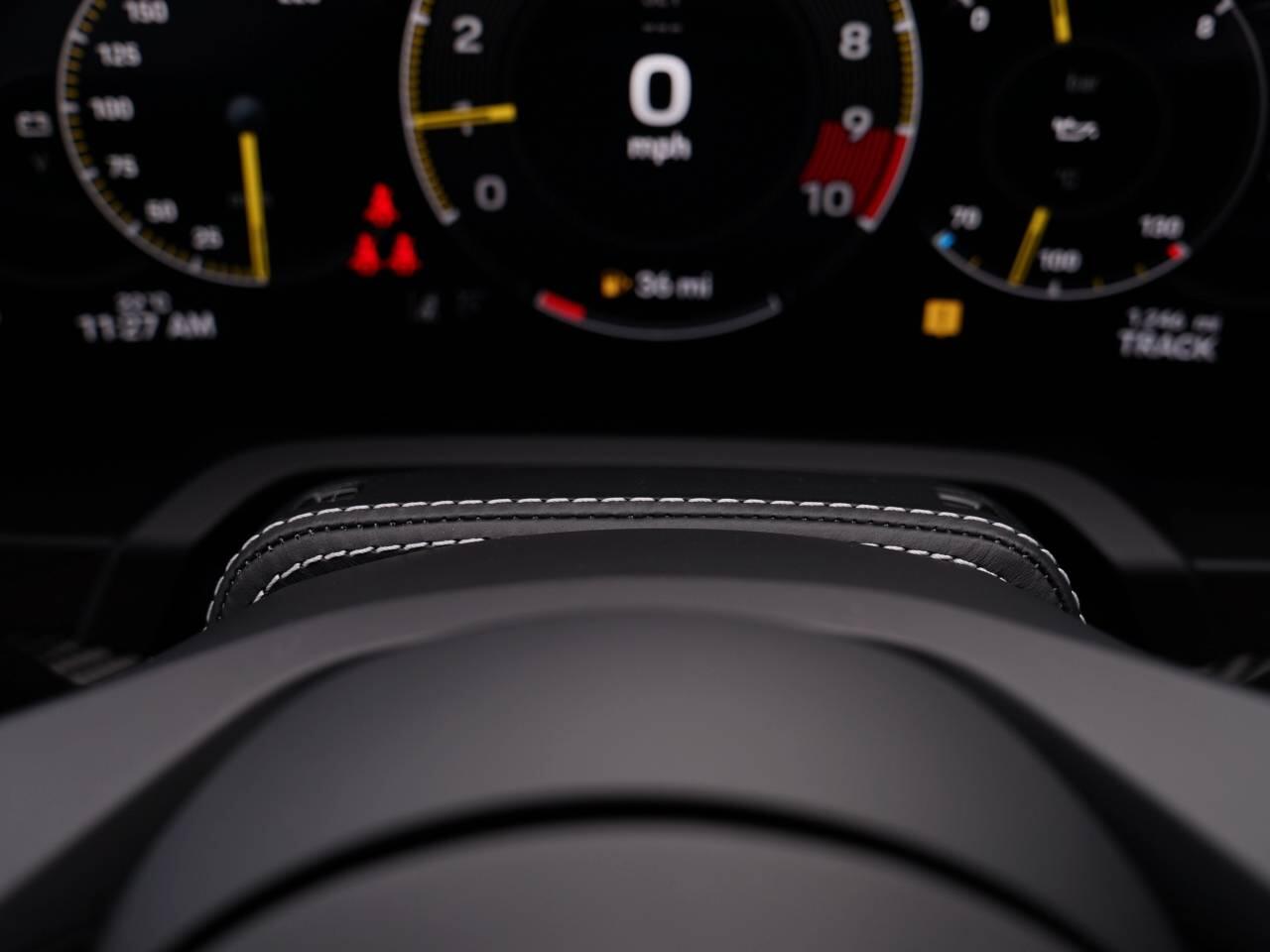 Porsche 911 view 33
