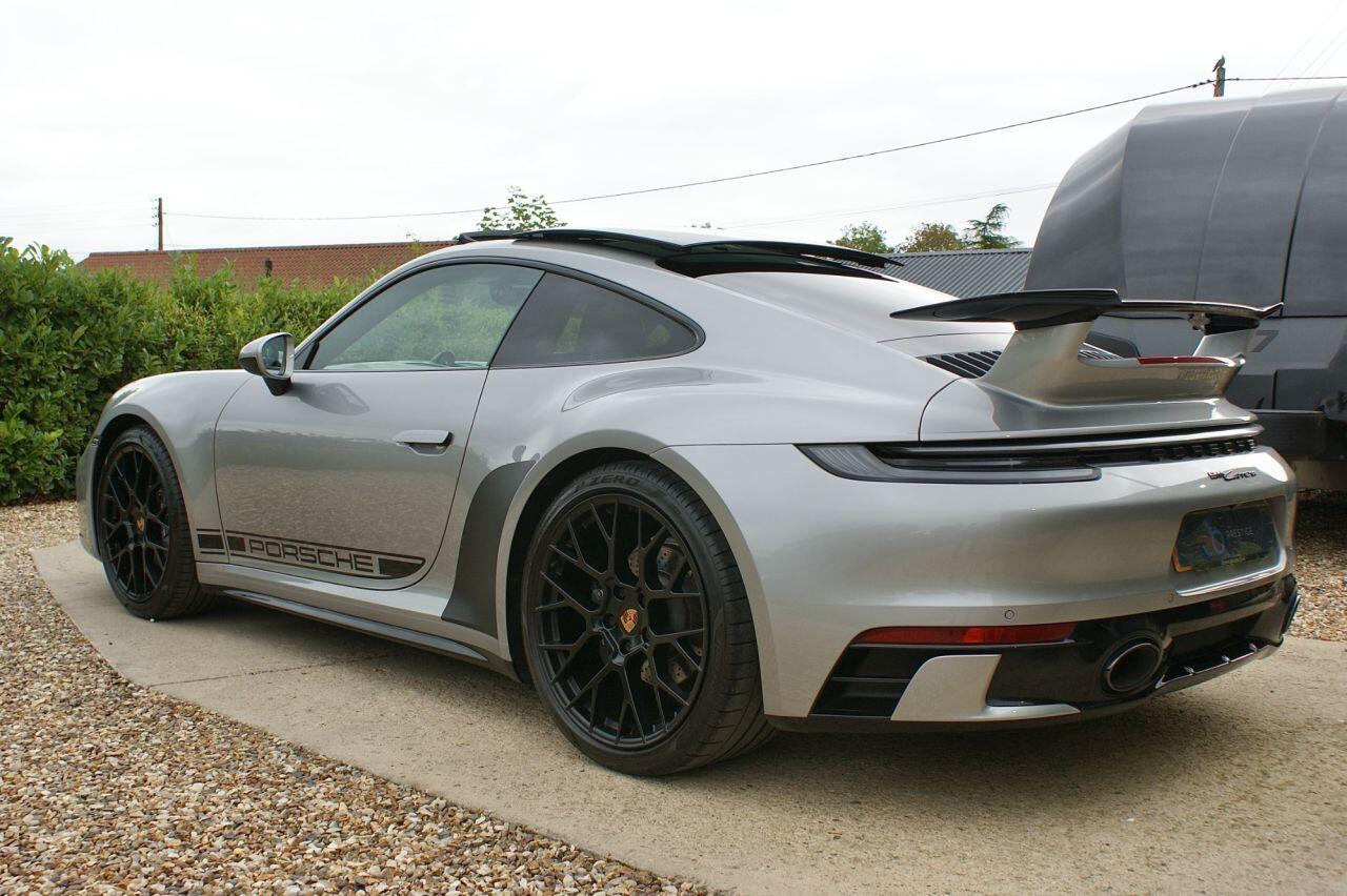 Porsche 911 view 33