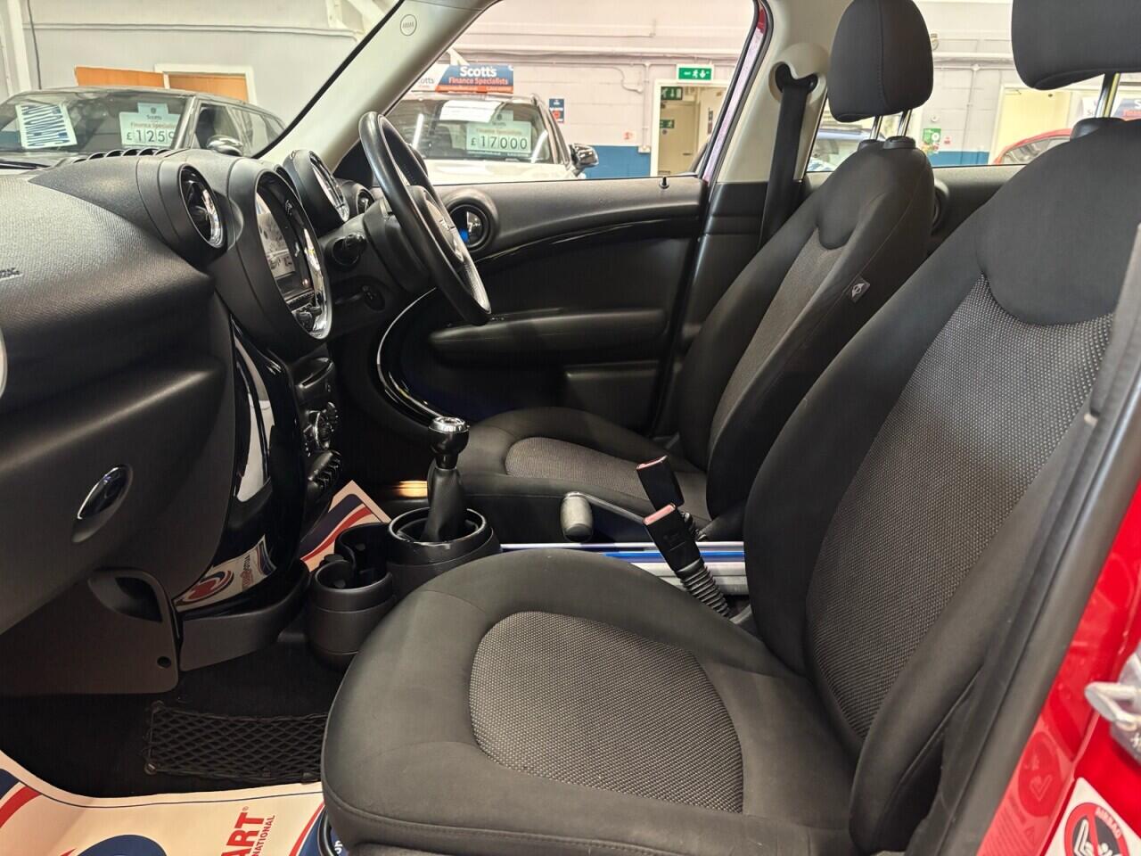 MINI Countryman view 28
