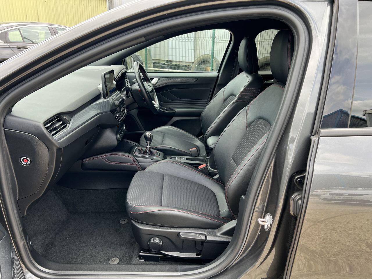 Ford Focus view 21