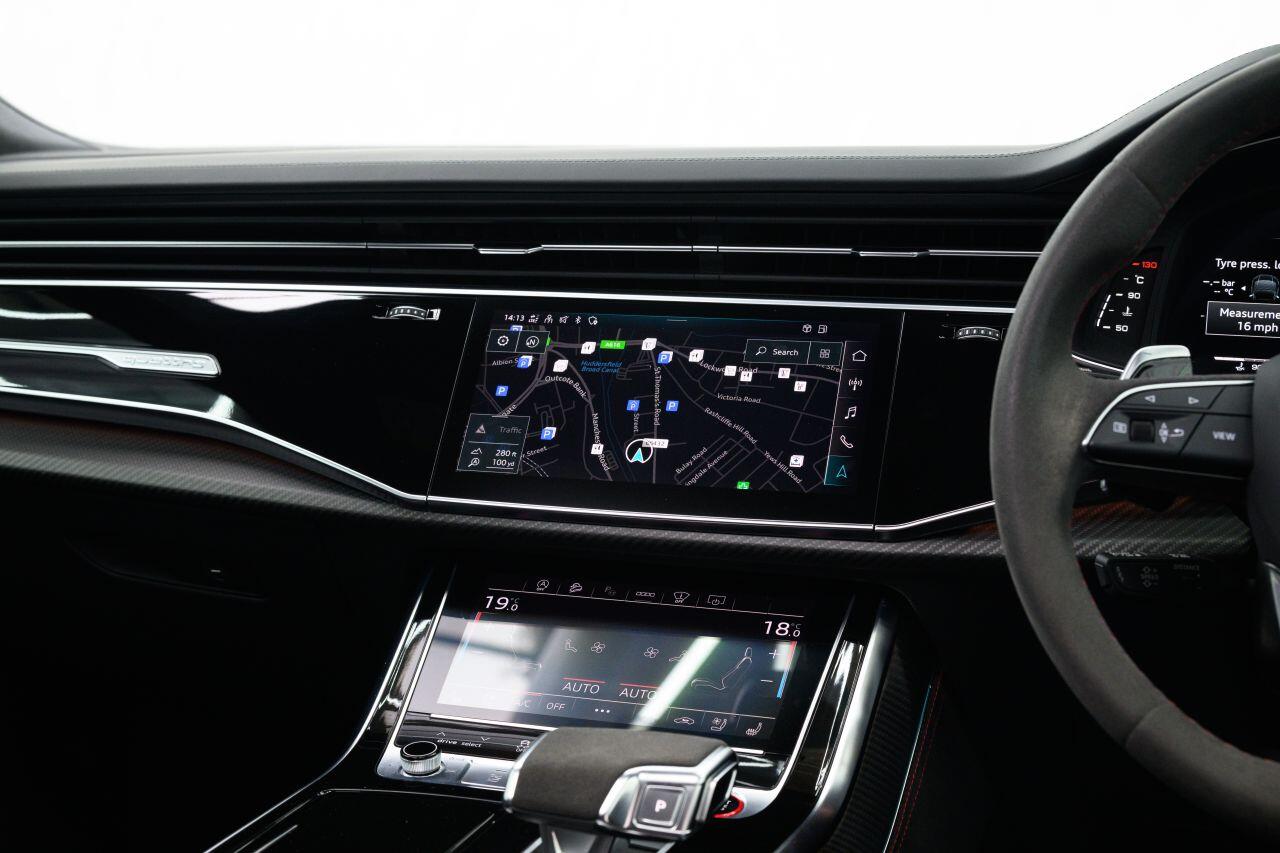 Audi RS Q8 view 38
