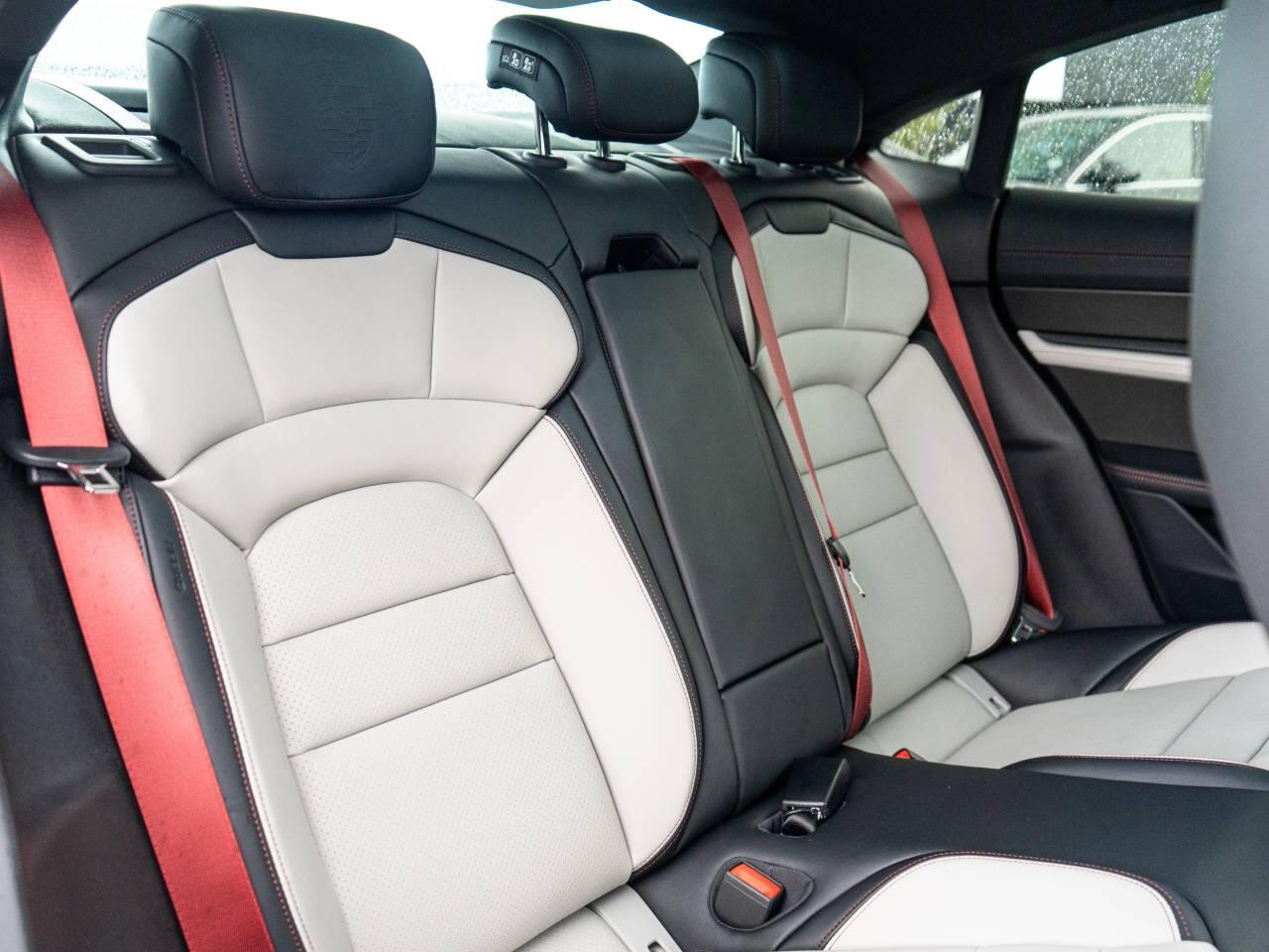Porsche Taycan view 43