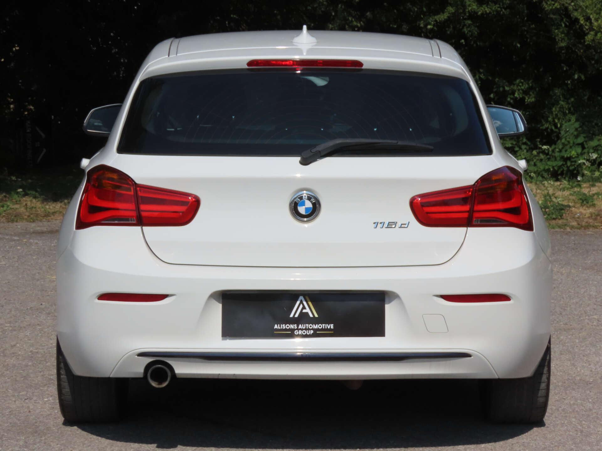 BMW 1 Series view 5