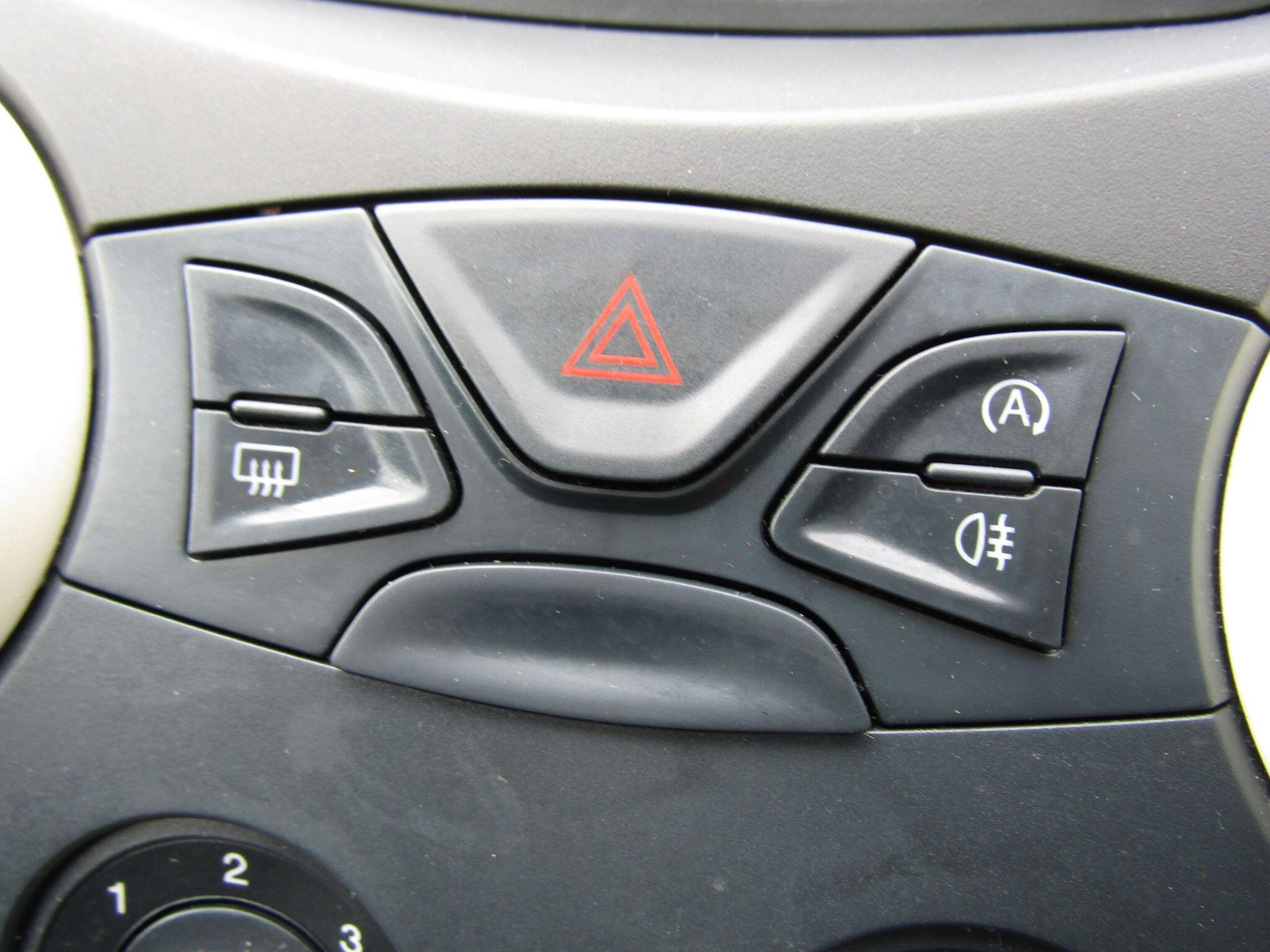 Ford Edge view 16